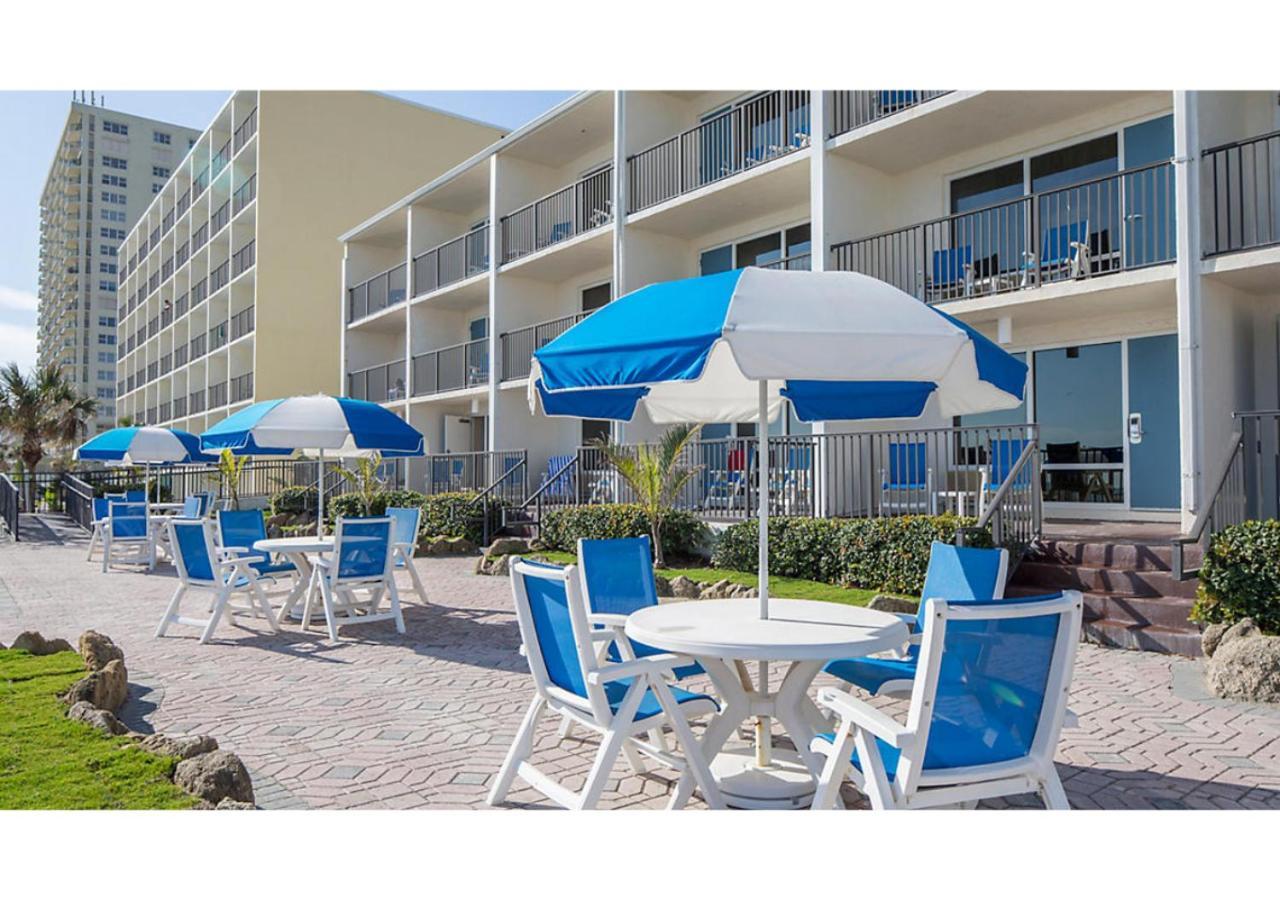 Dolphin Club Resort