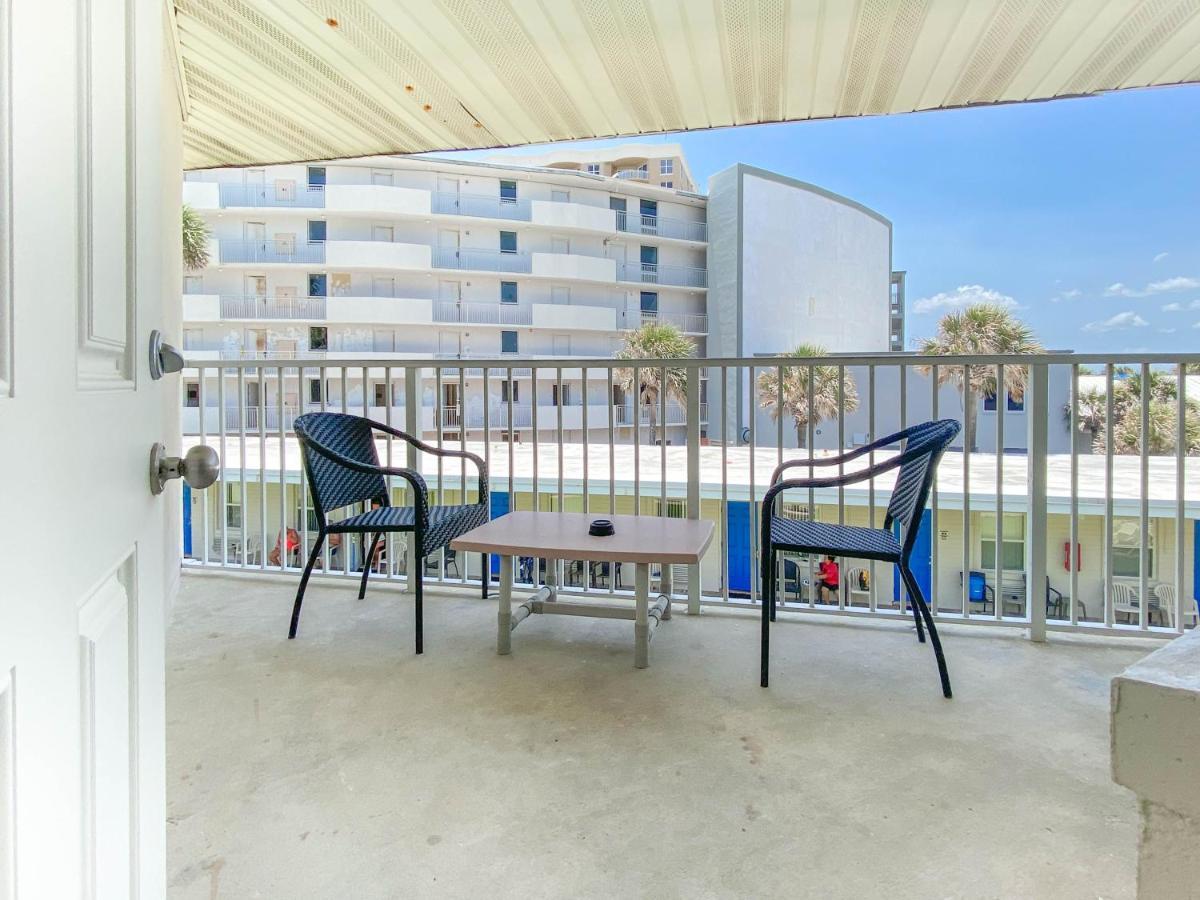 Ocean Court Beachfront 2*