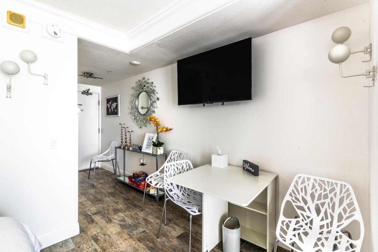 - Ocean Front Luxury Studio * Daytona Beach