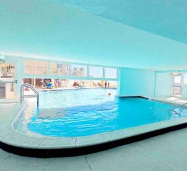 Tropic Winds 1701 Premium Corner Unit With 2 Parkings! Free Chairs Service! Apartment Panama City Beach