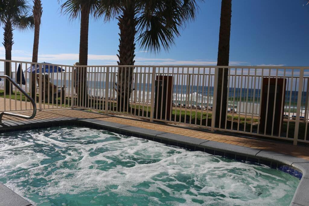 Apartment Tropic Winds 1701 Premium Corner Unit With 2 Parkings! Free Chairs Service! *