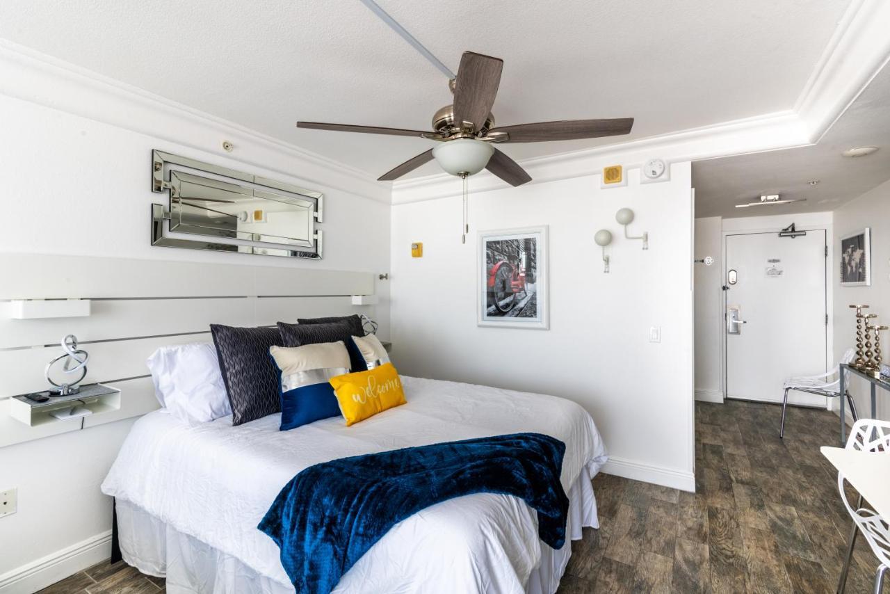 - Ocean Front Luxury Studio Apartment *