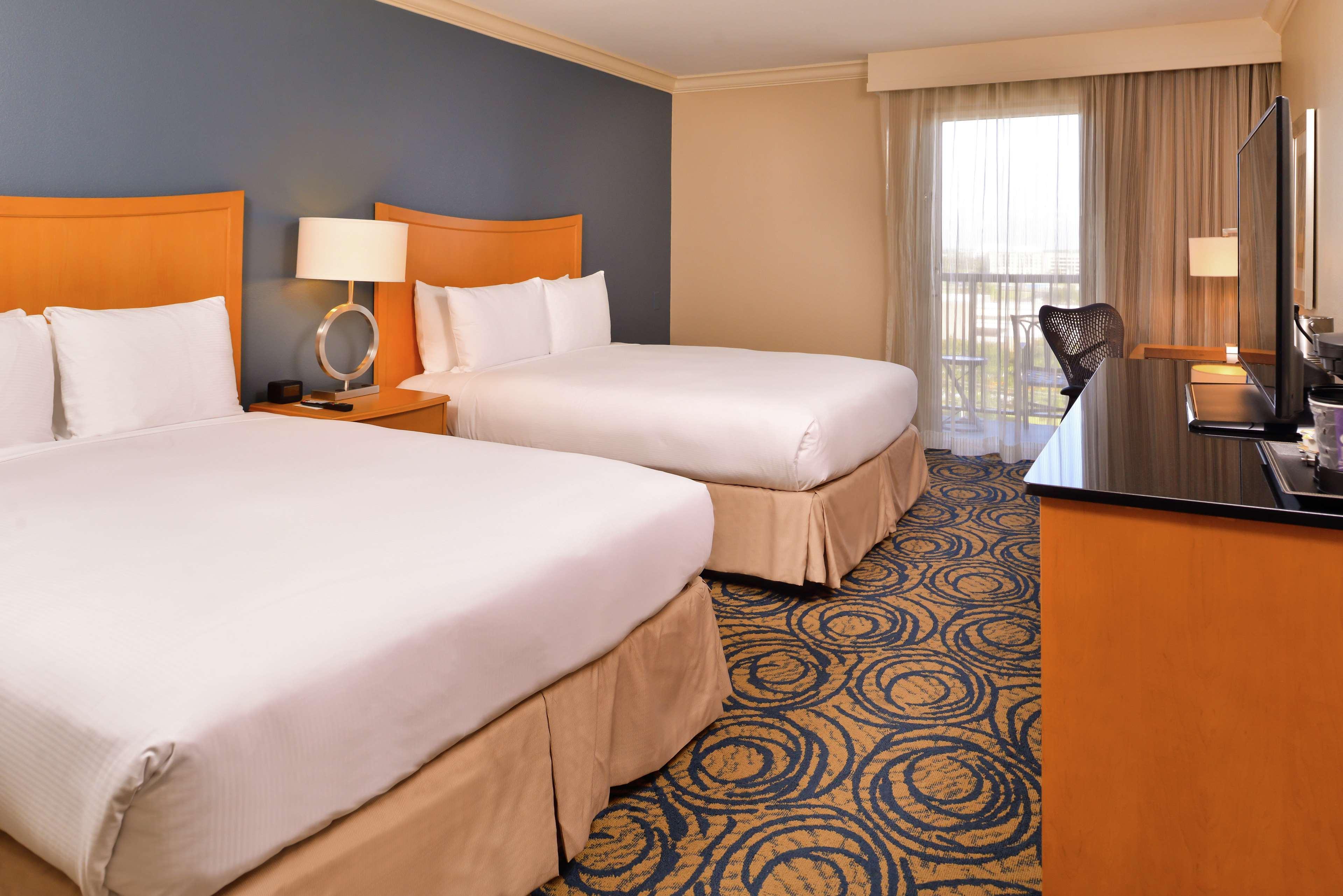 Doubletree By Hilton Airport-westshore Hotel