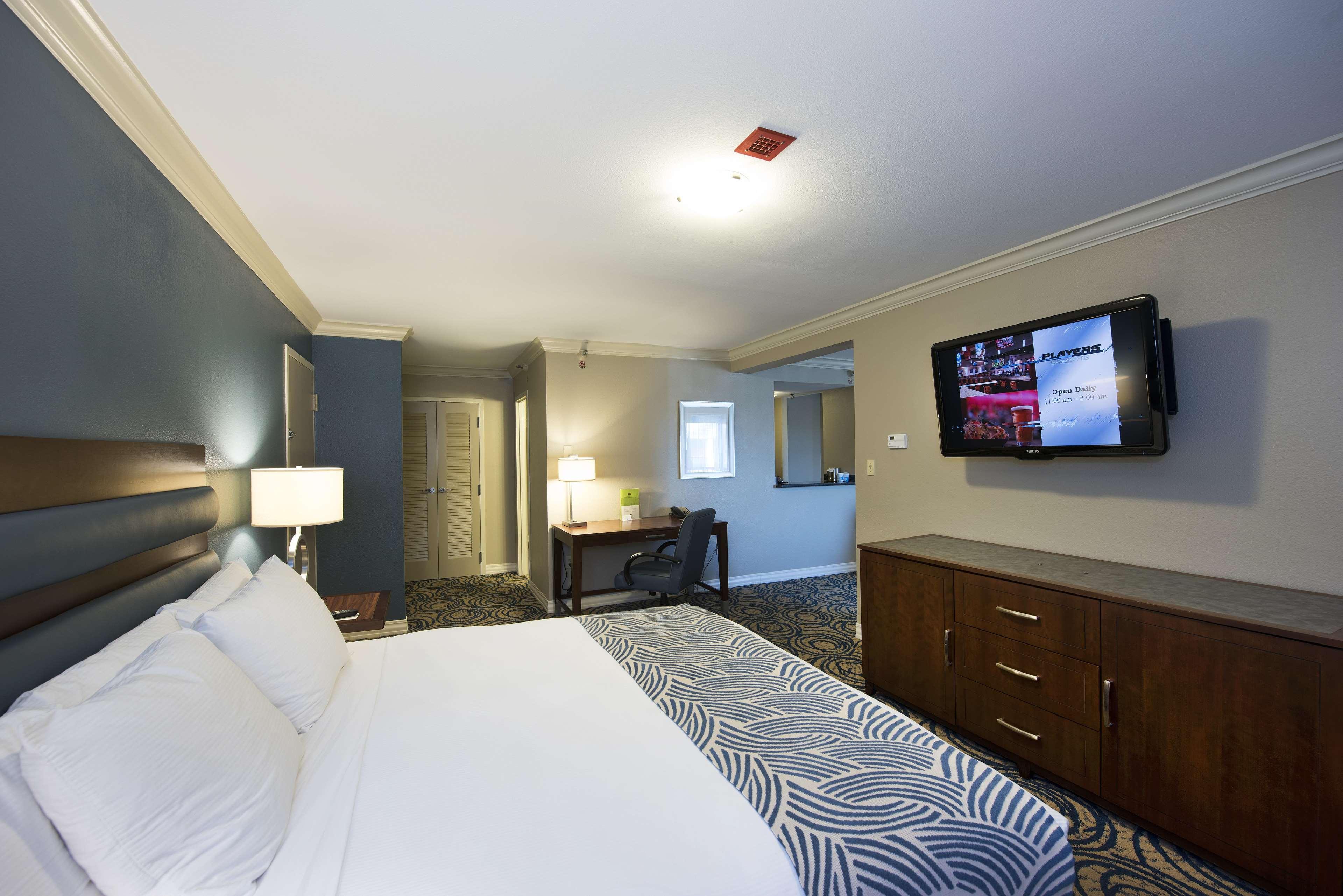 Hotel Doubletree By Hilton Airport-westshore 3*