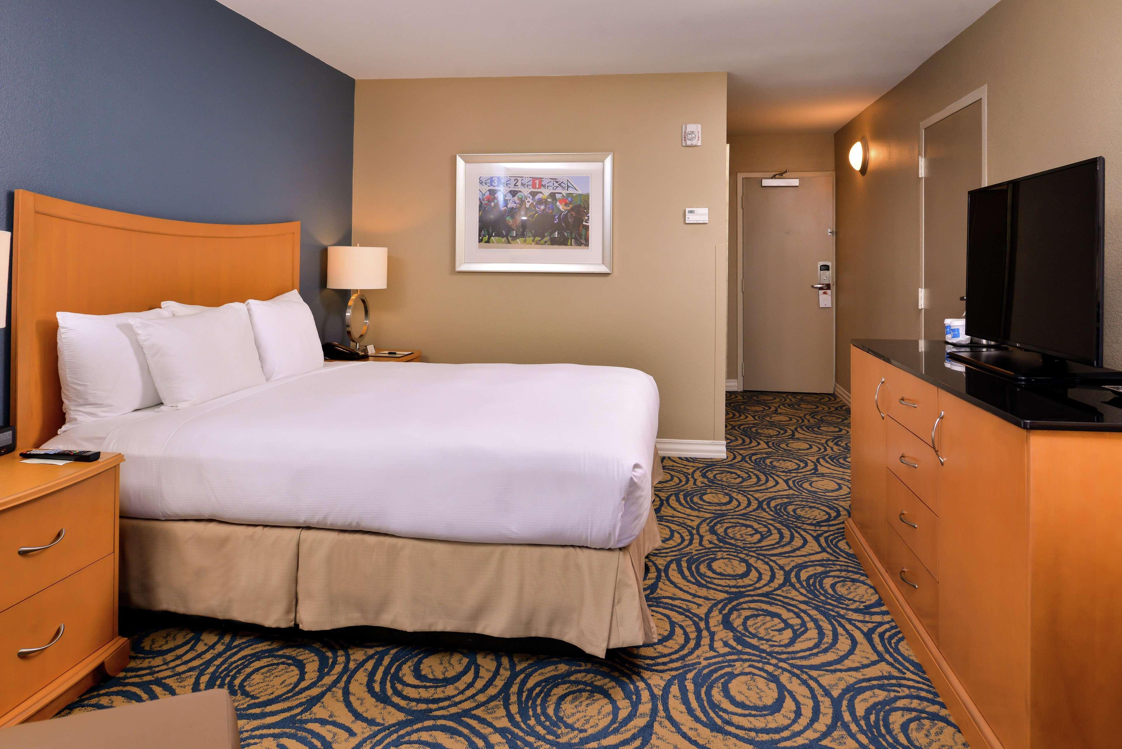 Doubletree By Hilton Airport-westshore