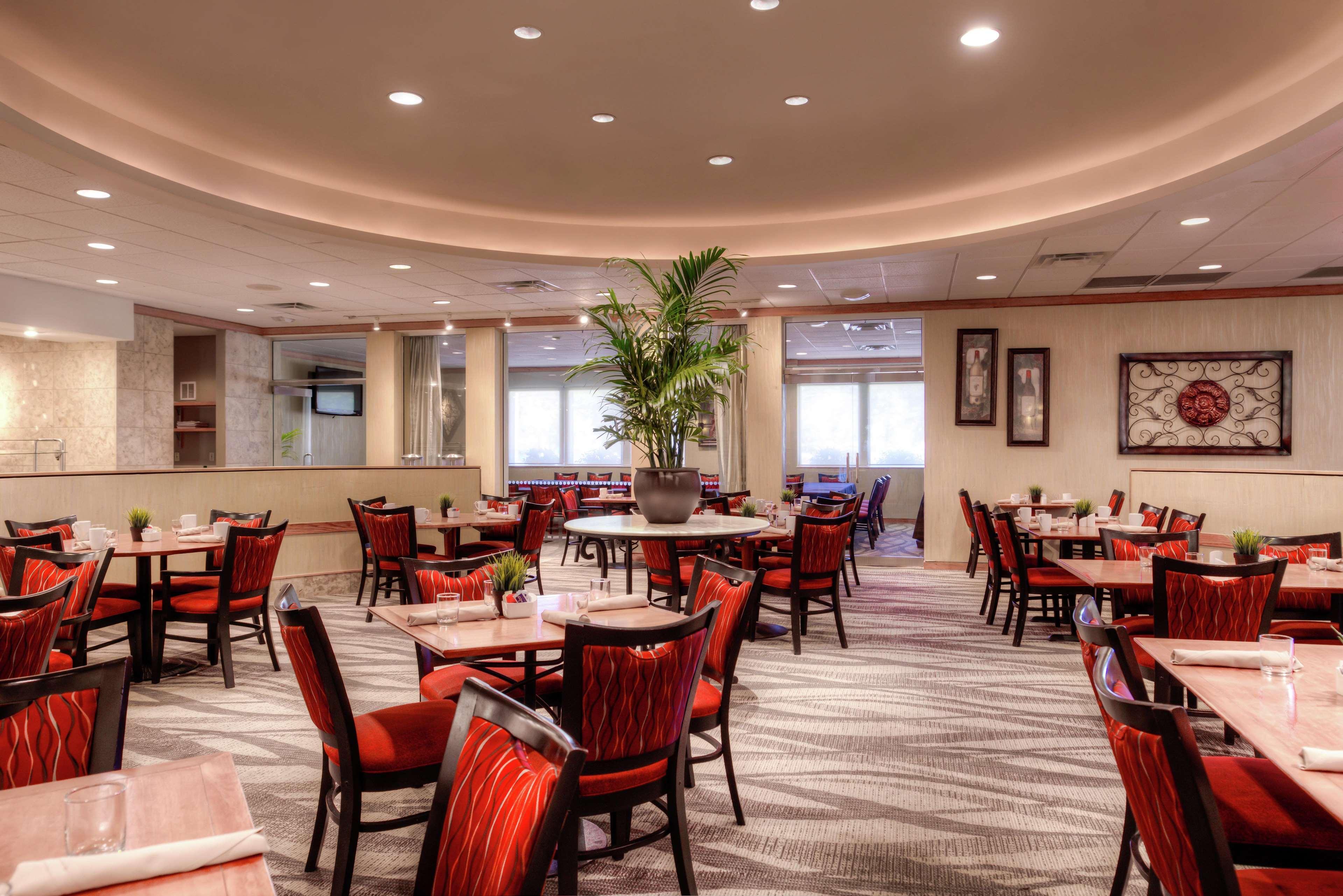 Doubletree By Hilton Airport-westshore Hotel 3*