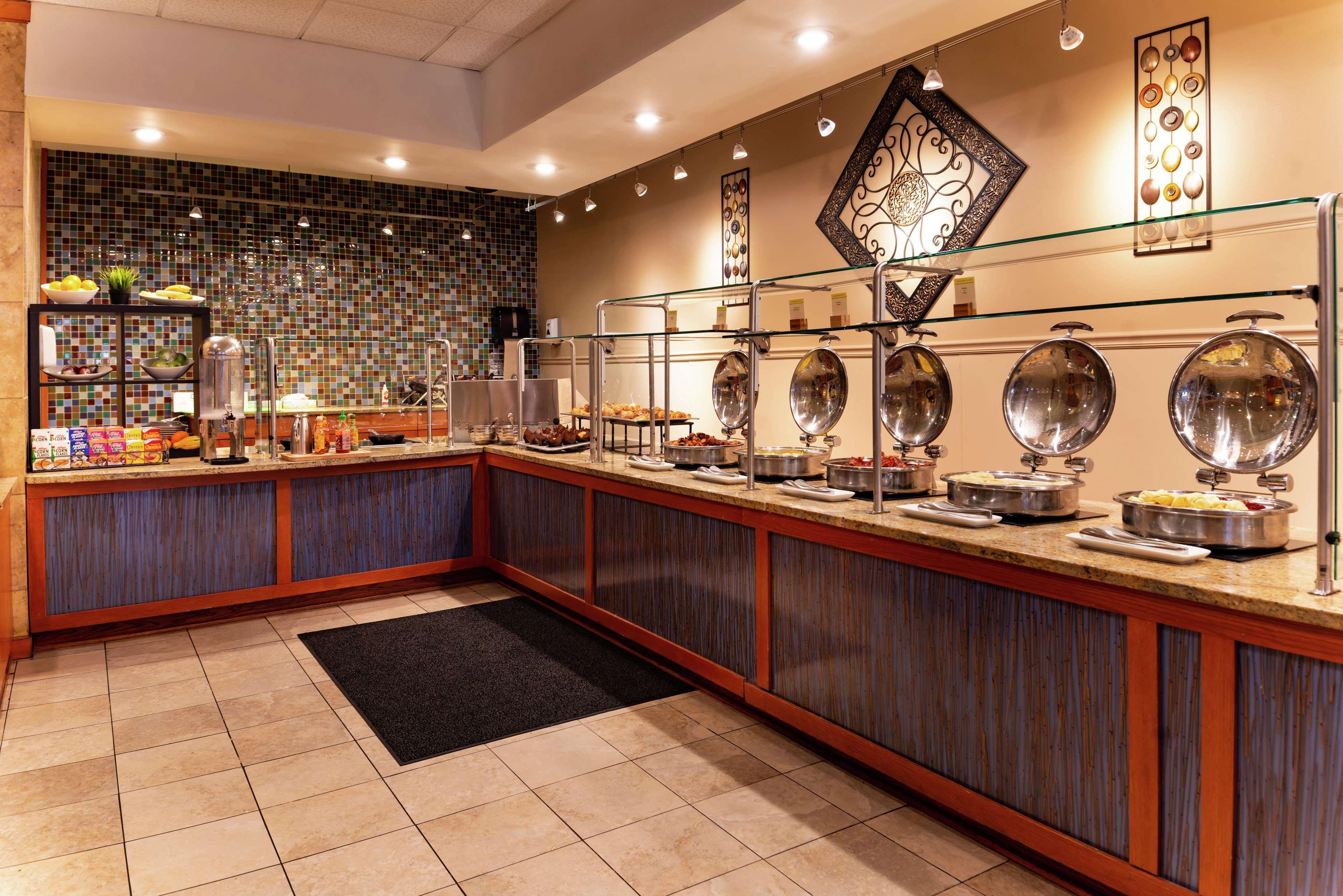Doubletree By Hilton Airport-westshore Hotel 3*
