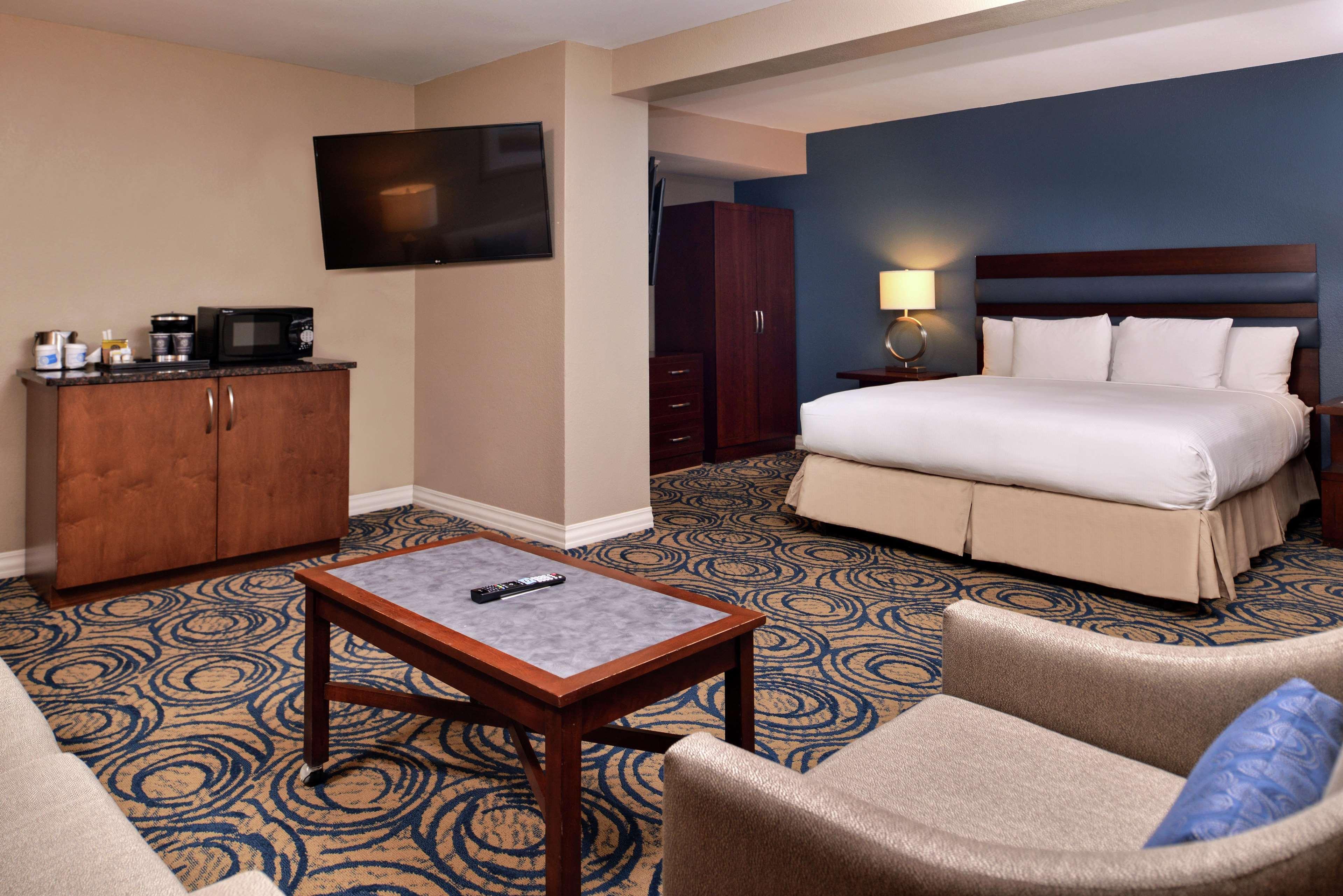 Doubletree By Hilton Airport-westshore