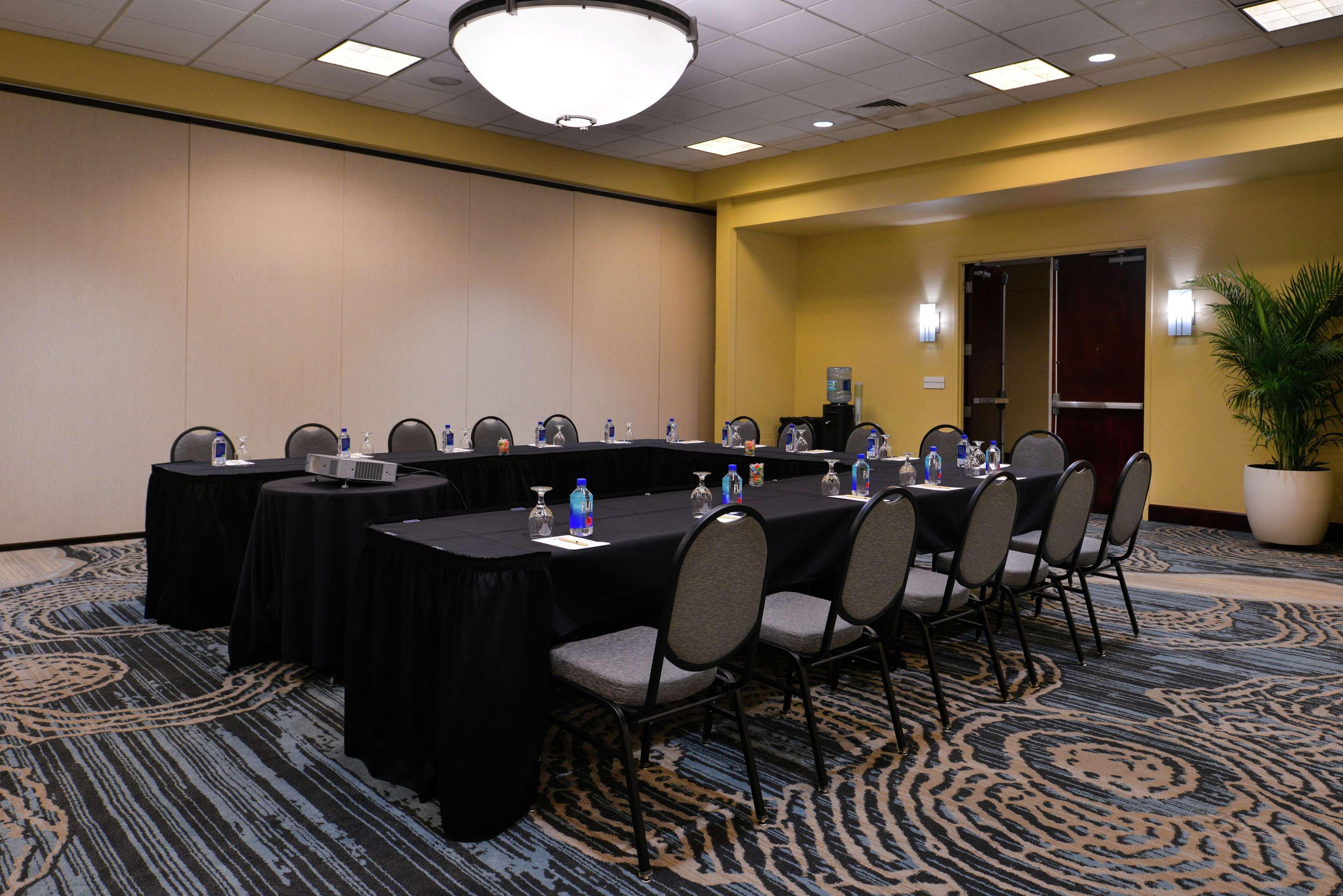 Doubletree By Hilton Airport-westshore Tampa