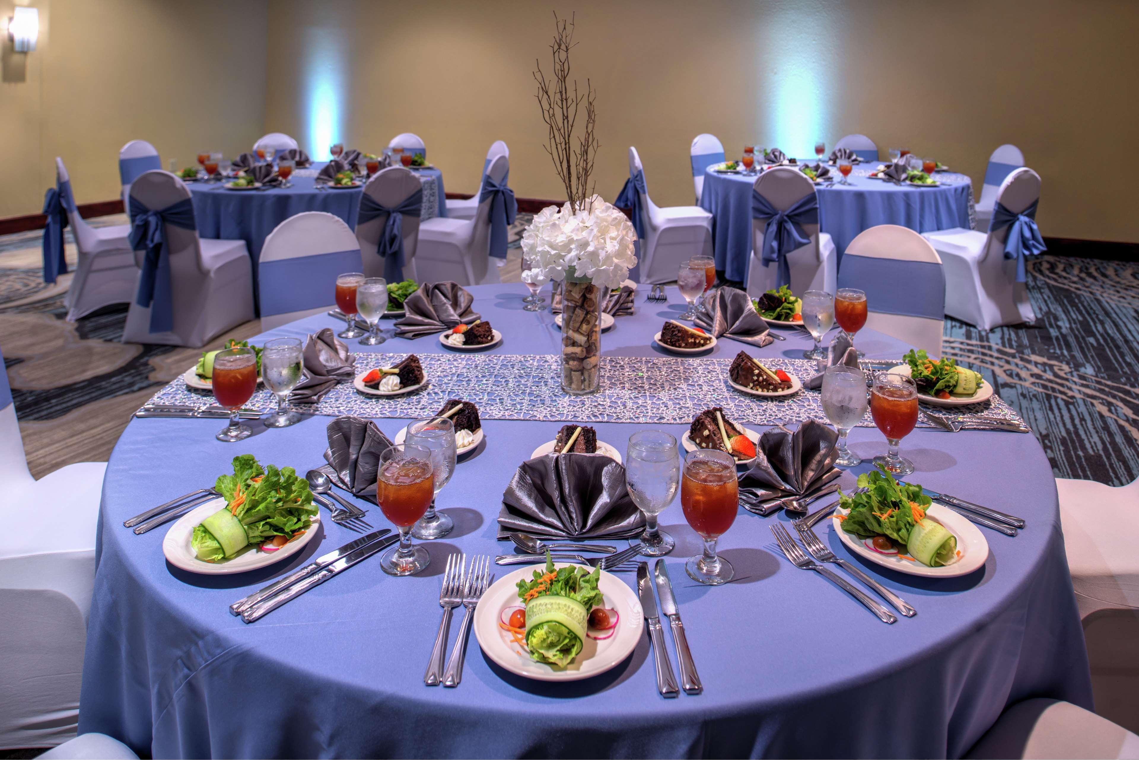 Doubletree By Hilton Airport-westshore Hotel 3*