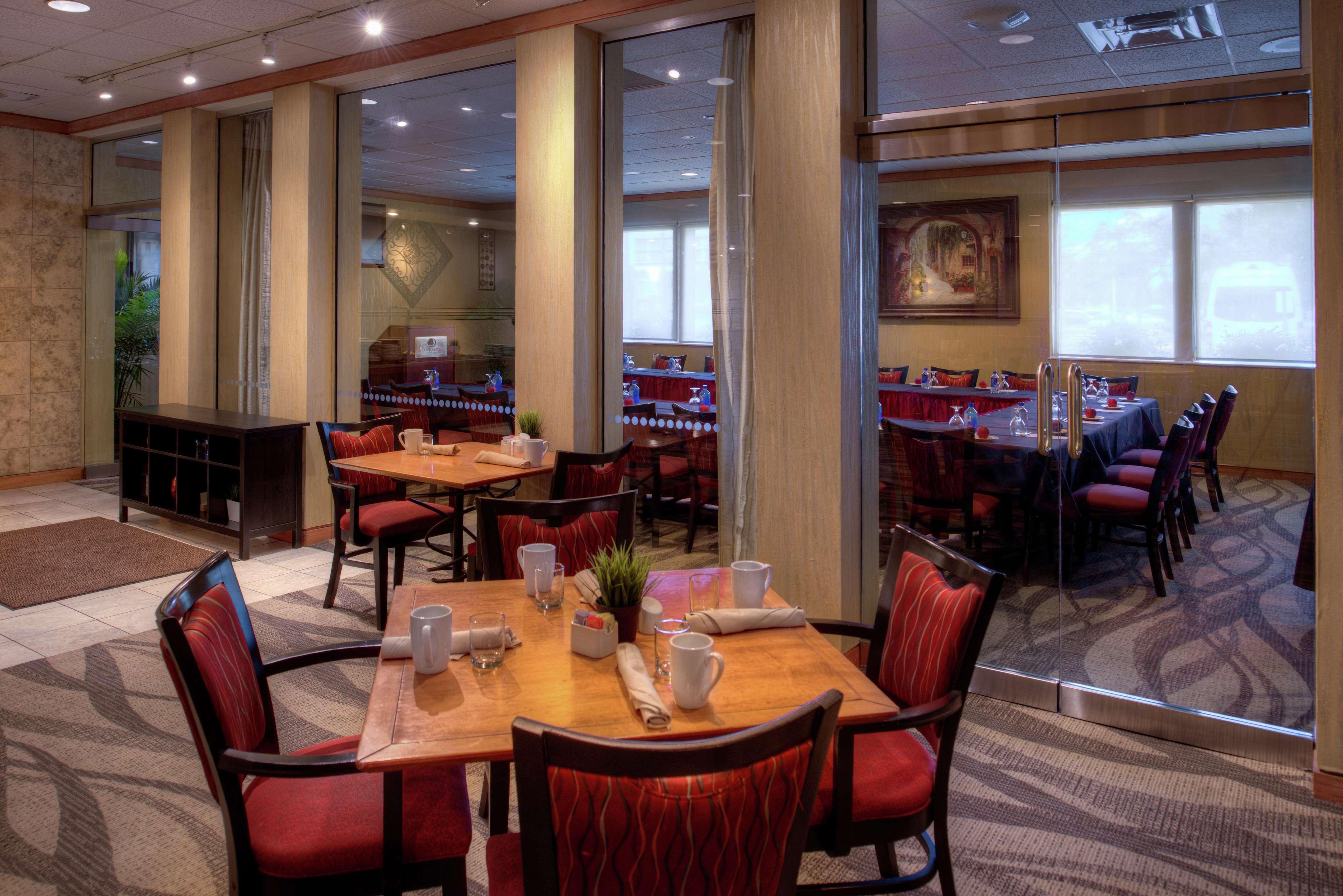 Doubletree By Hilton Airport-westshore Hotel 3*