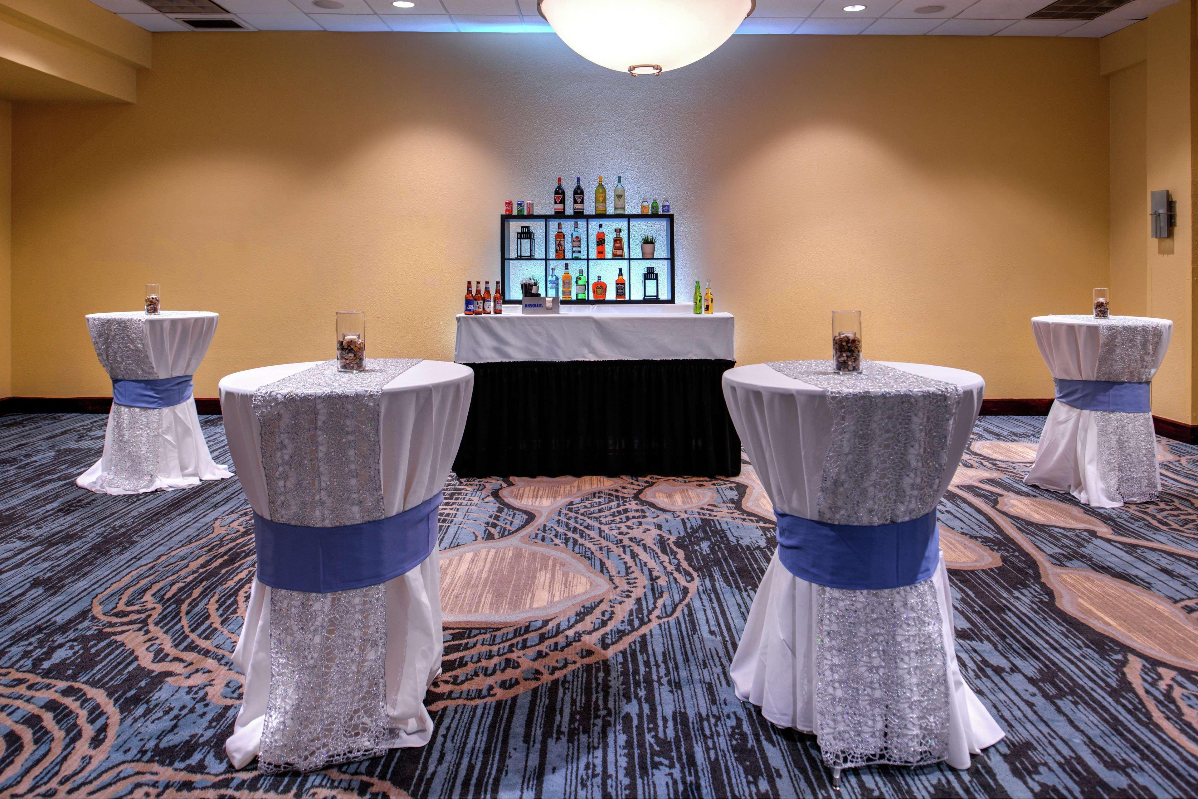Hotel Doubletree By Hilton Airport-westshore 3*