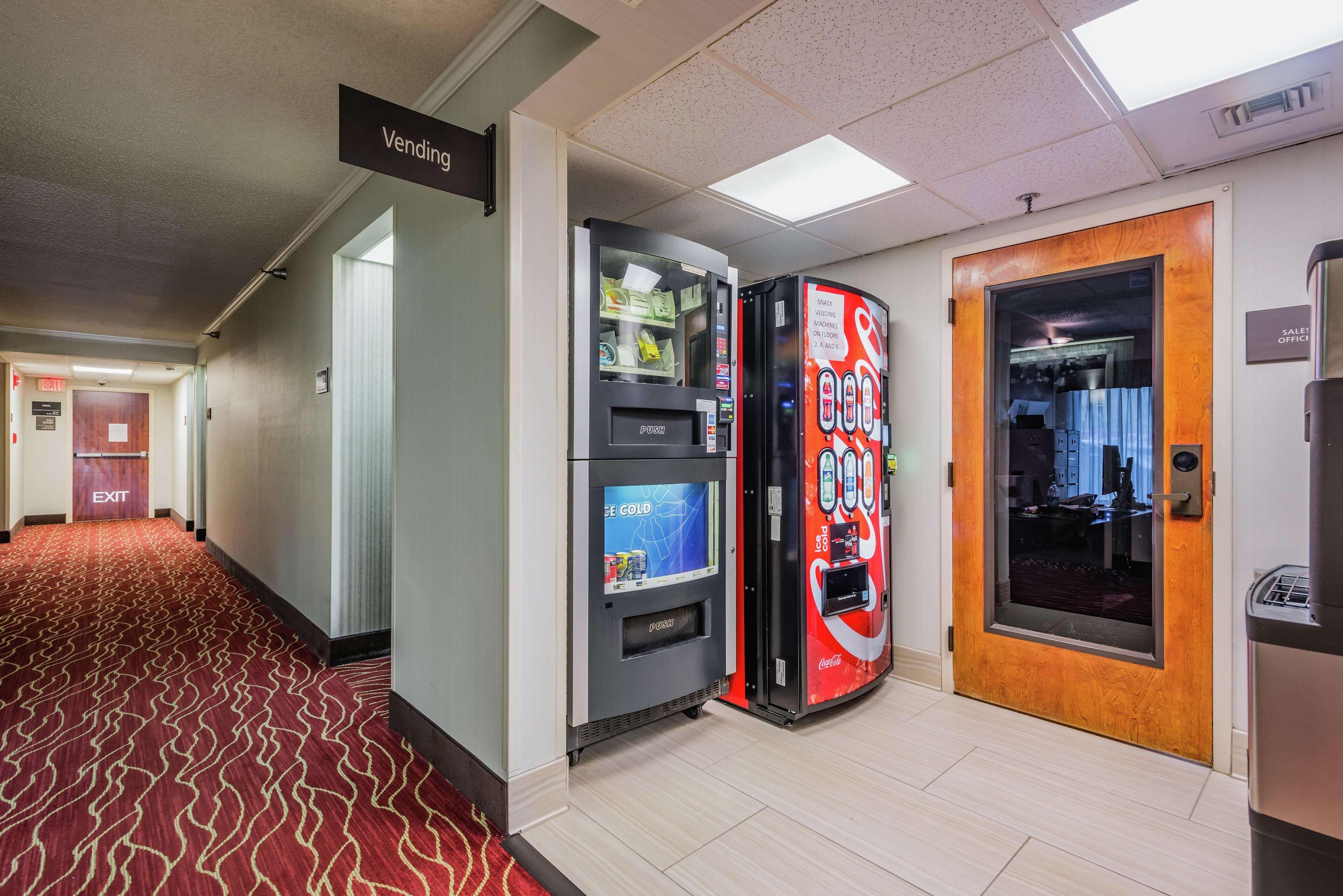 Hampton International Airport/westshore Hotel