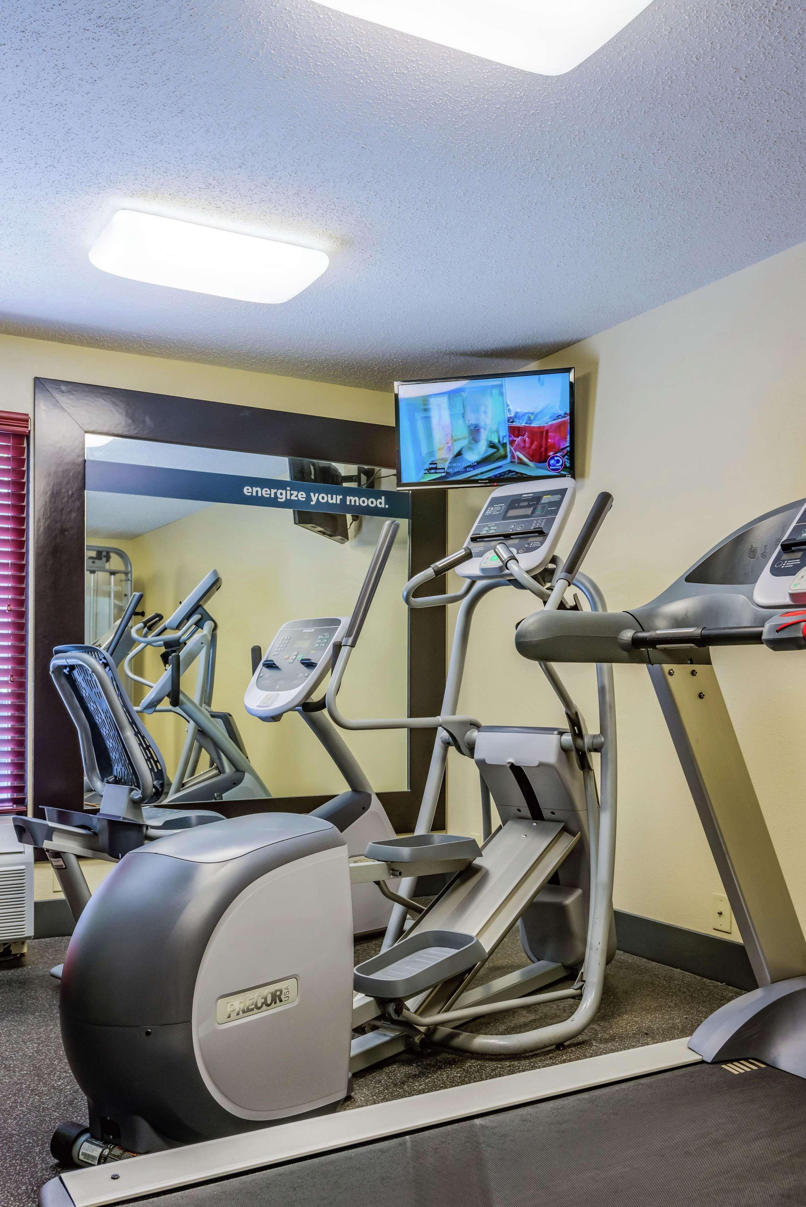 Hotel Hampton International Airport/westshore 3*