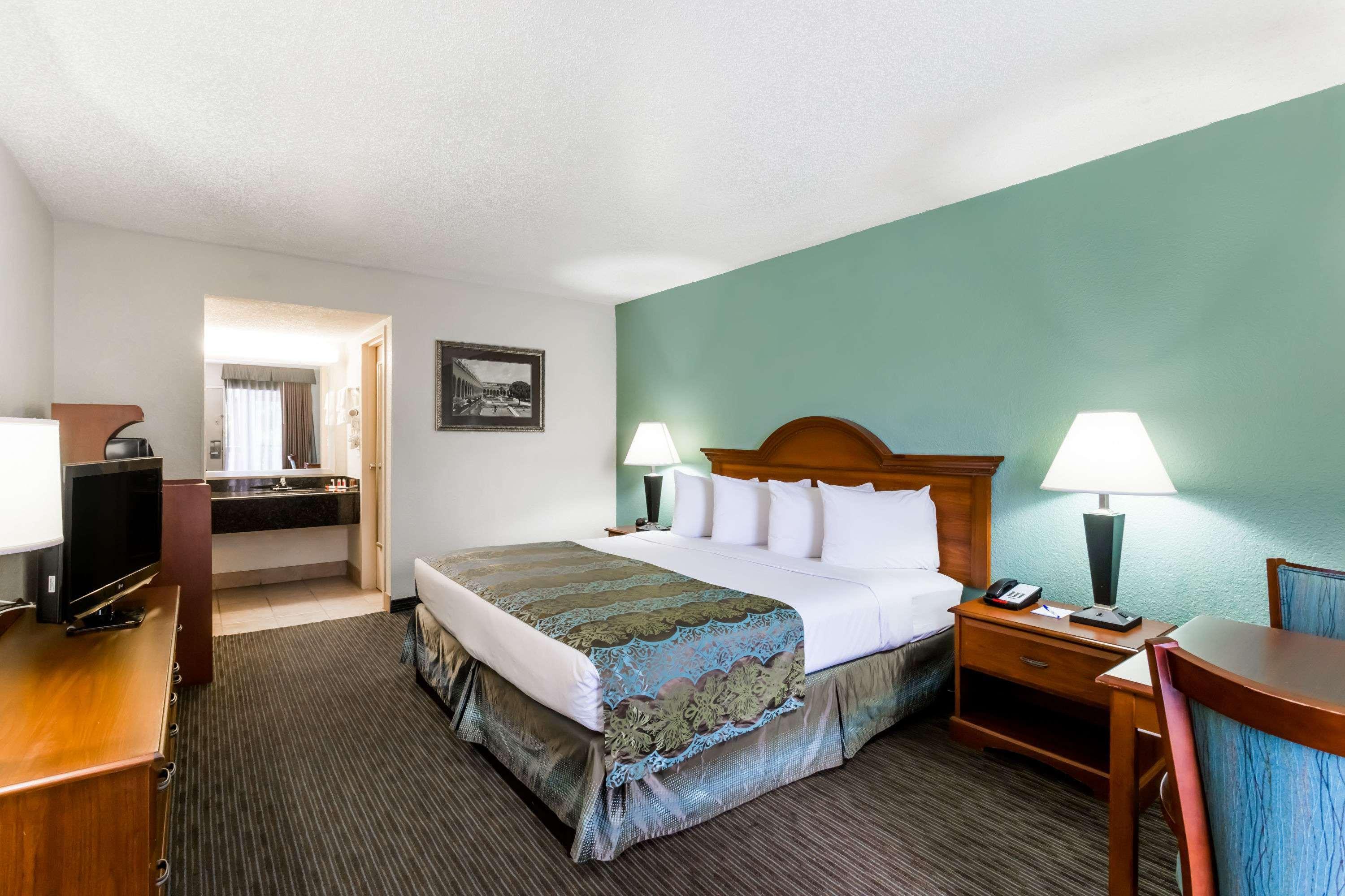 Hotel Baymont By Wyndham Sarasota