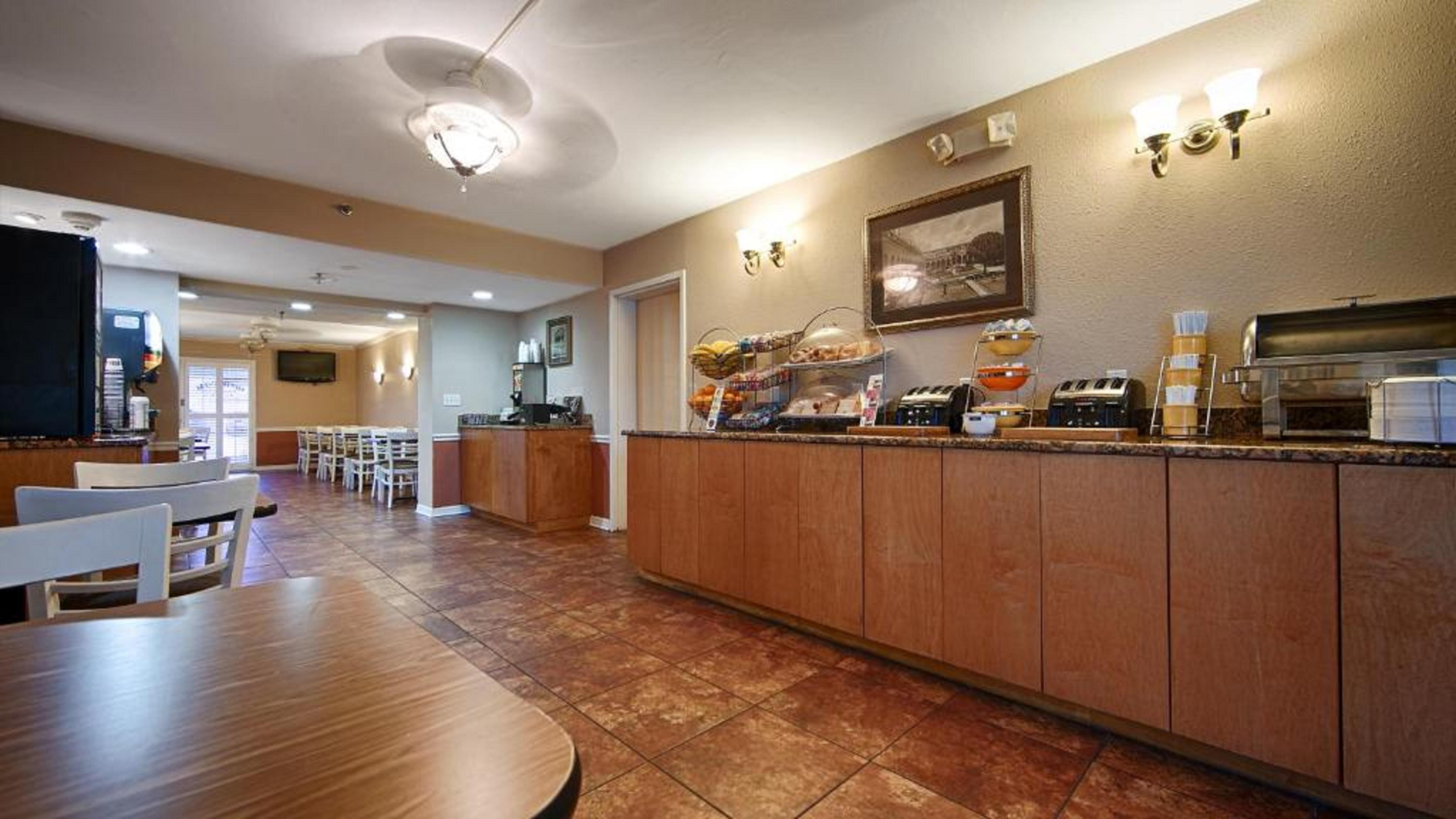 Baymont By Wyndham Sarasota