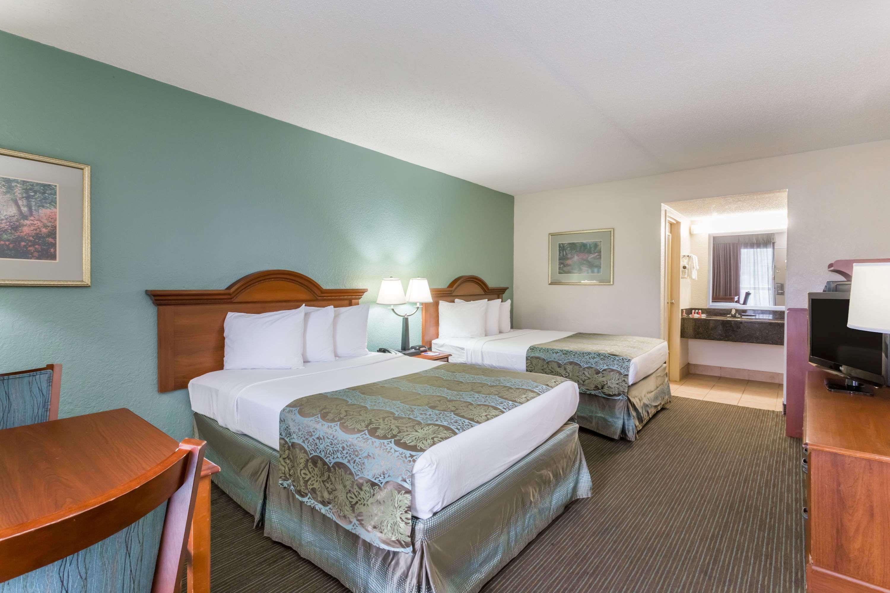 Hotel Baymont By Wyndham