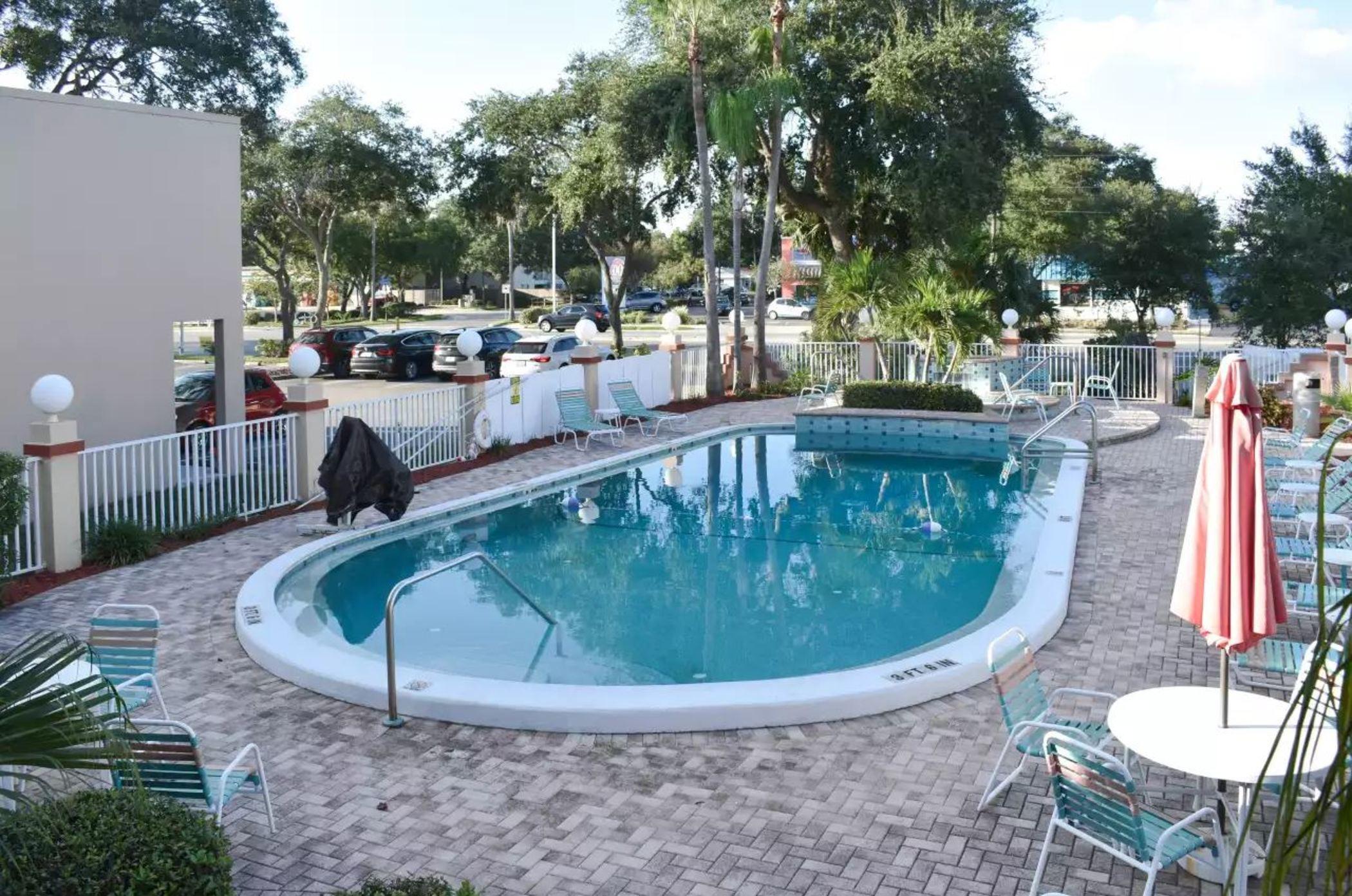 Hotel Ramada Limited And Clearwater