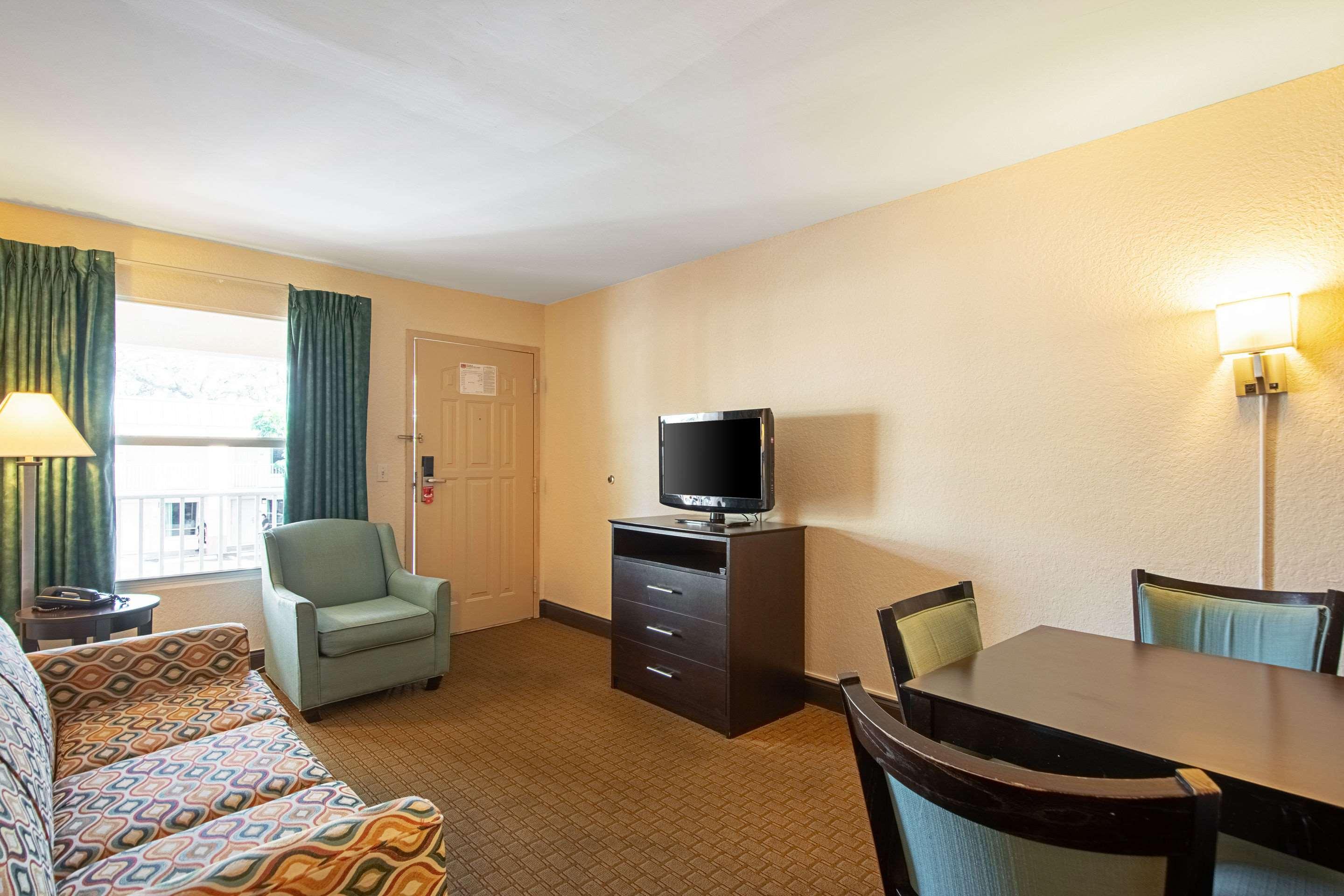 Hotel Ramada Limited And 2*