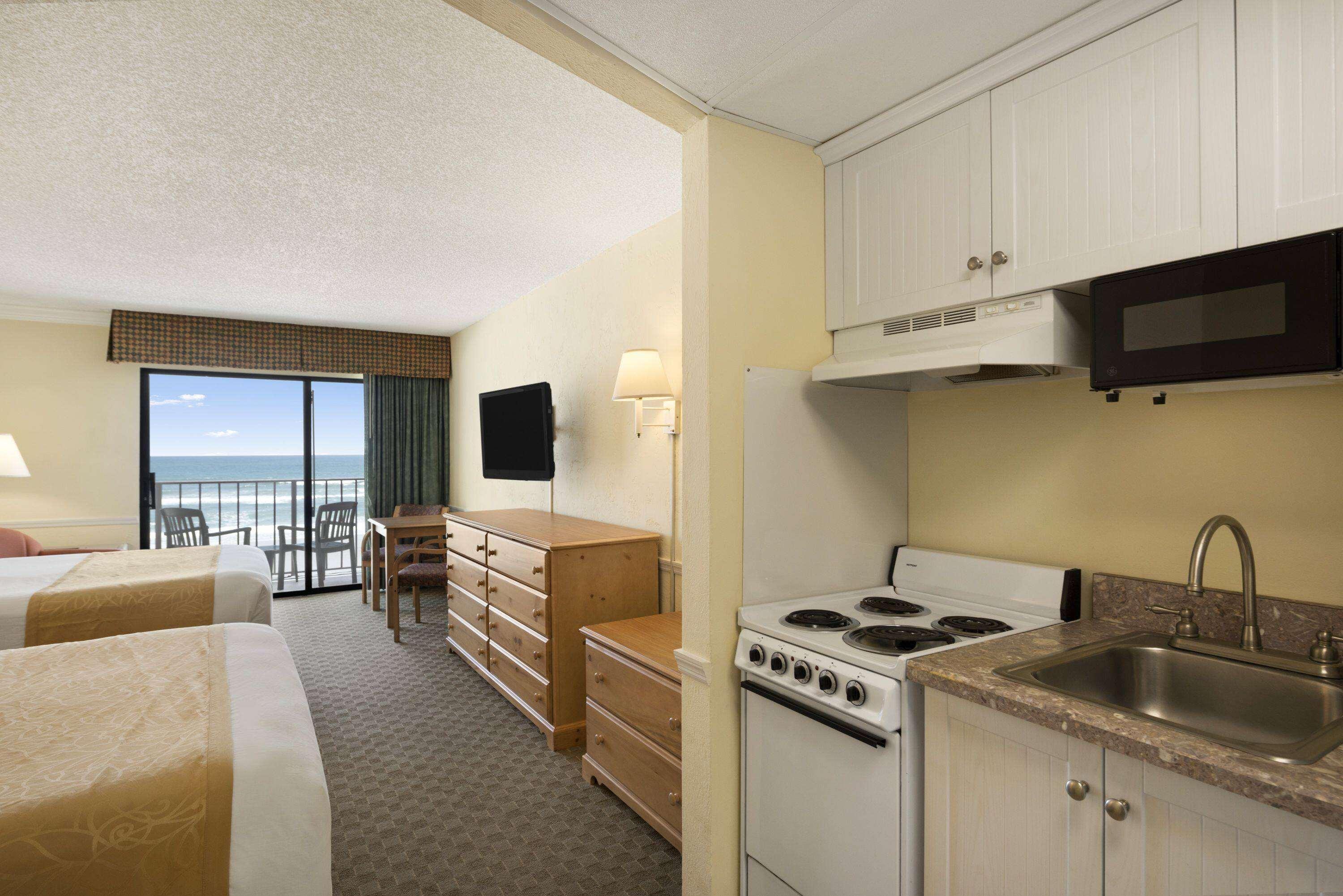 Days By Wyndham Daytona Oceanfront 3* Daytona Beach