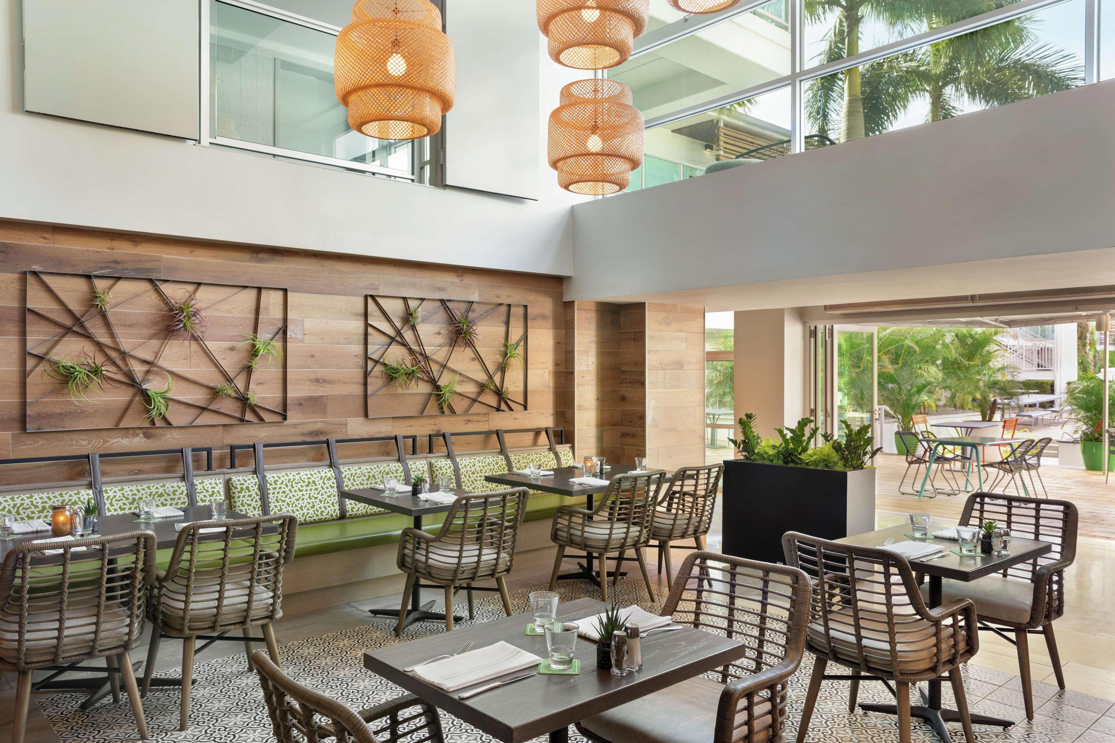 Hotel Alba Tampa, Tapestry Collection By Hilton 4*