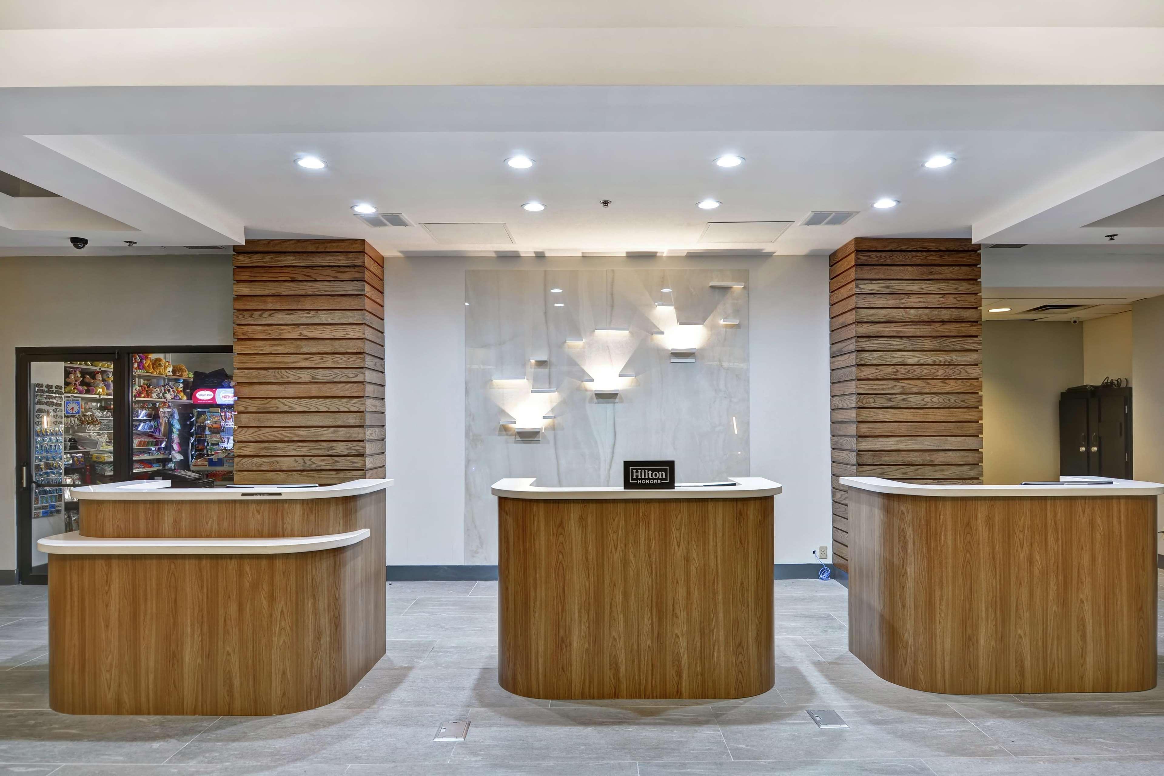 Hotel Embassy By Hilton Downtown Orlando