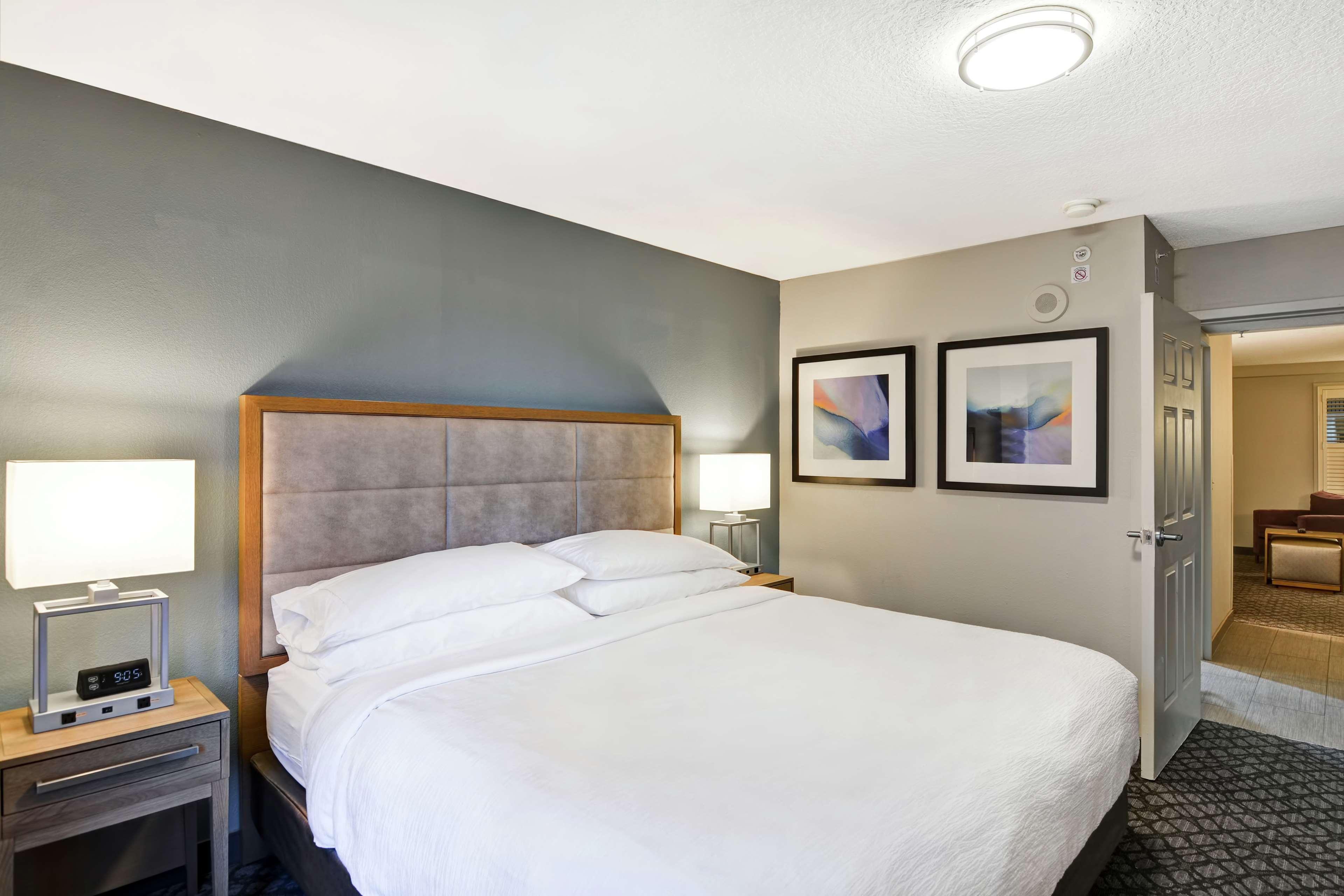 Embassy By Hilton Downtown 3*