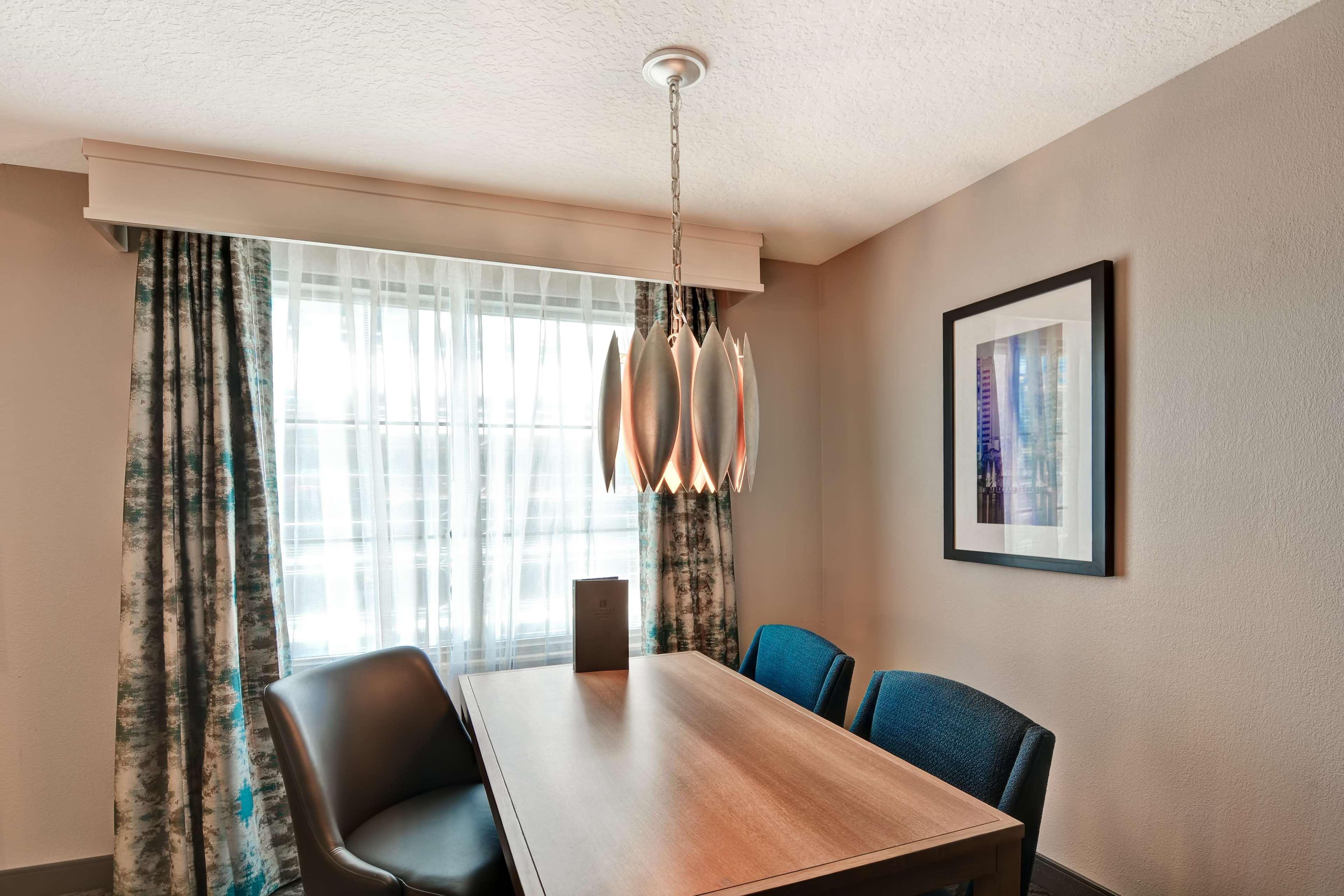 Hotel Embassy By Hilton Downtown Orlando