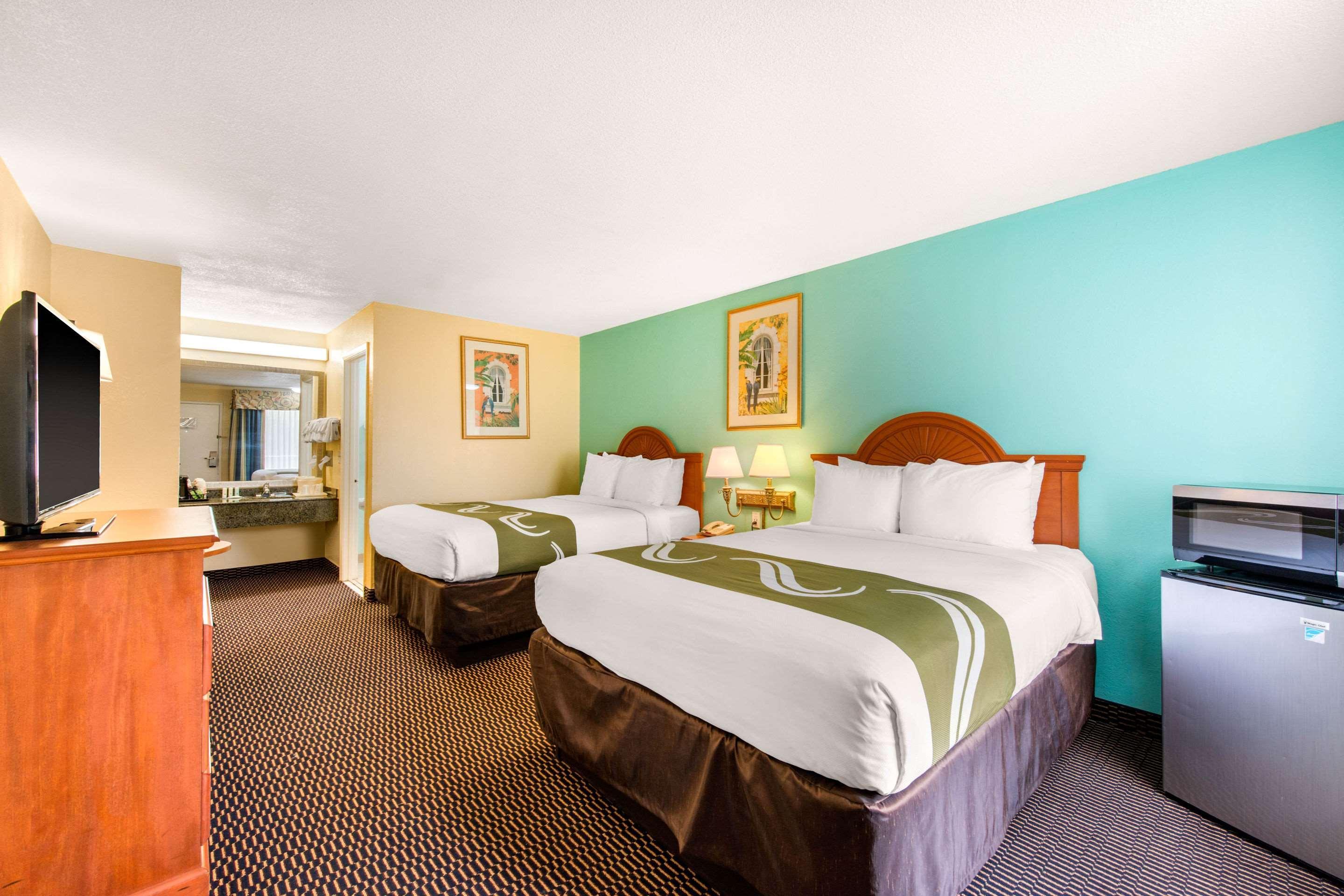 Inn Quality North Near Lido Key 2*