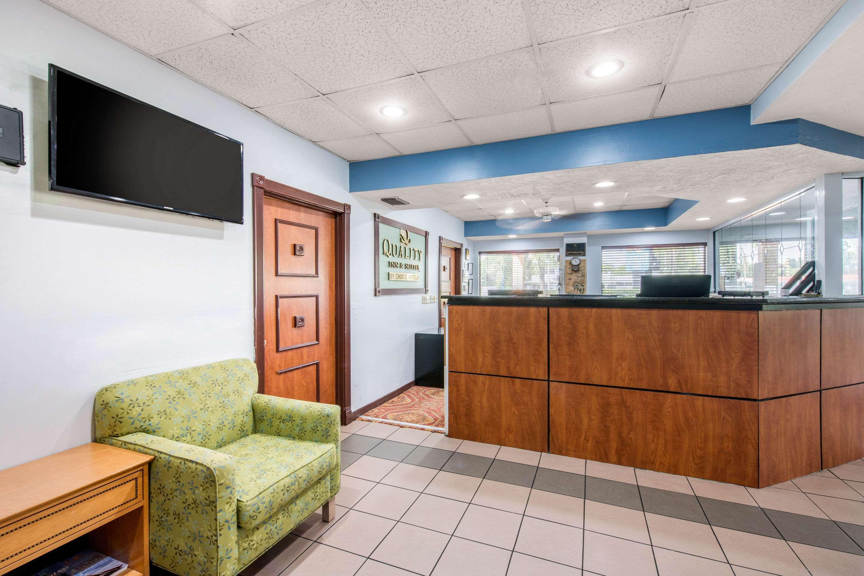 Quality North Near Lido Key Inn 2*