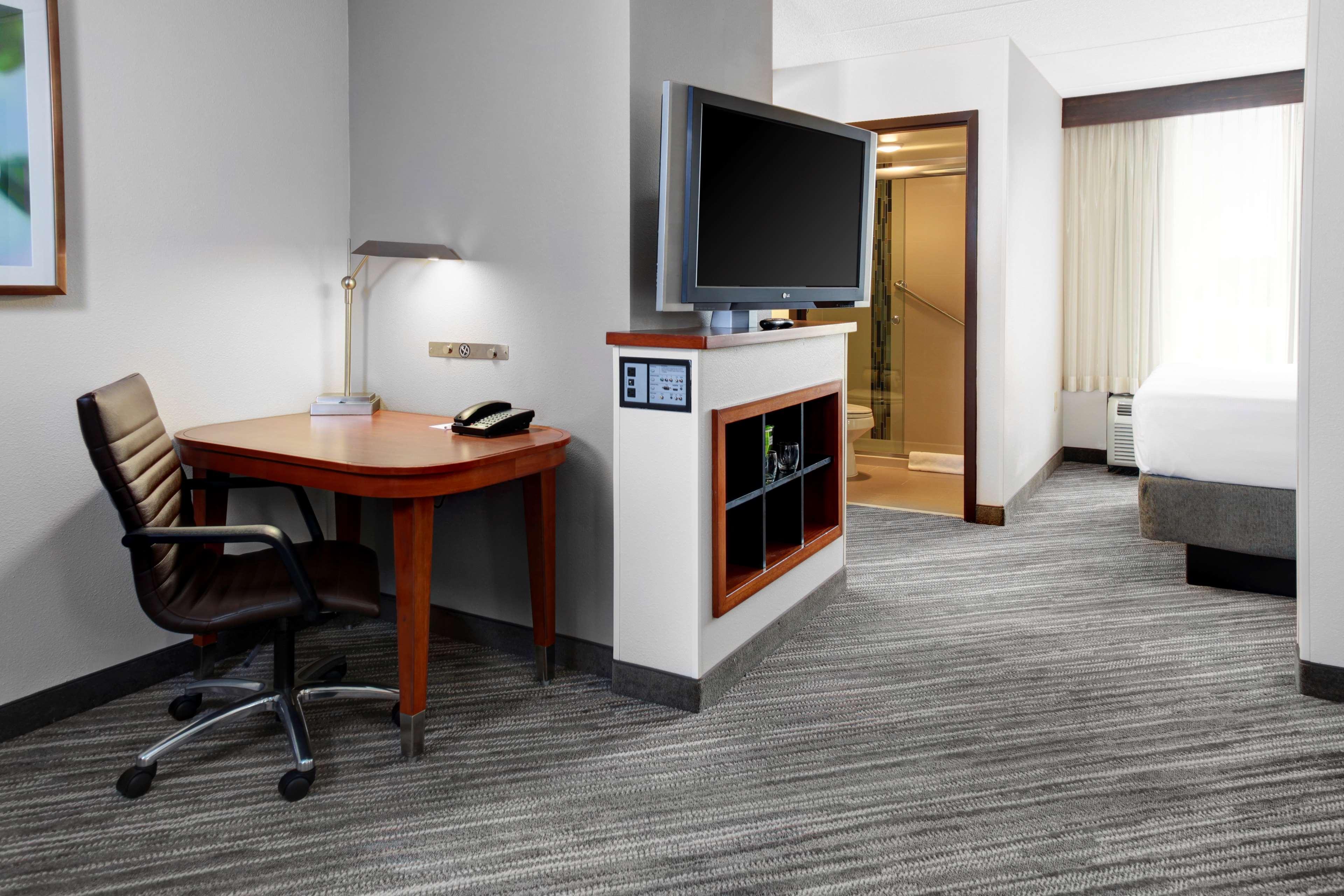 Hyatt Place Center Hotel