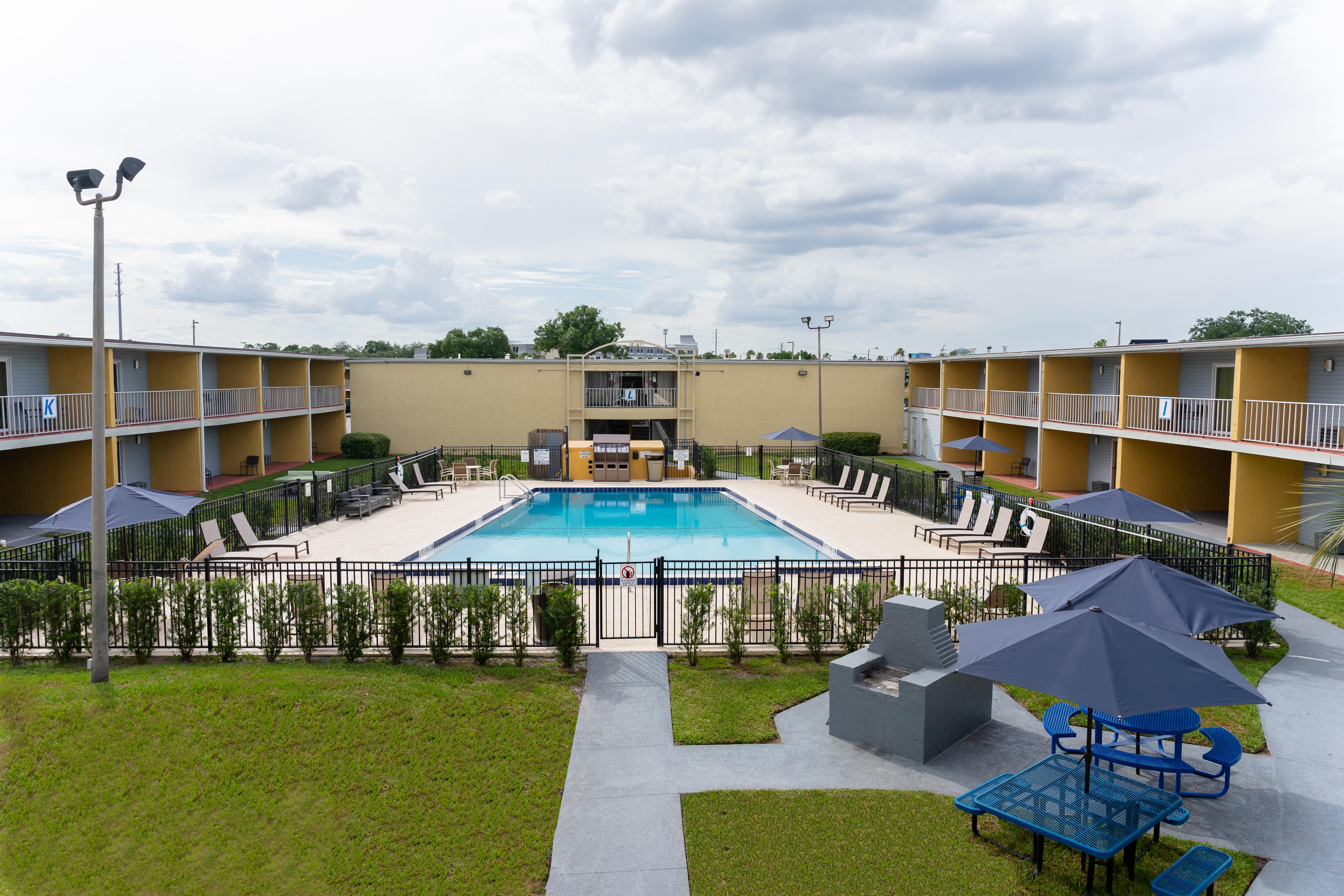 Resort Celebration Suites 3*