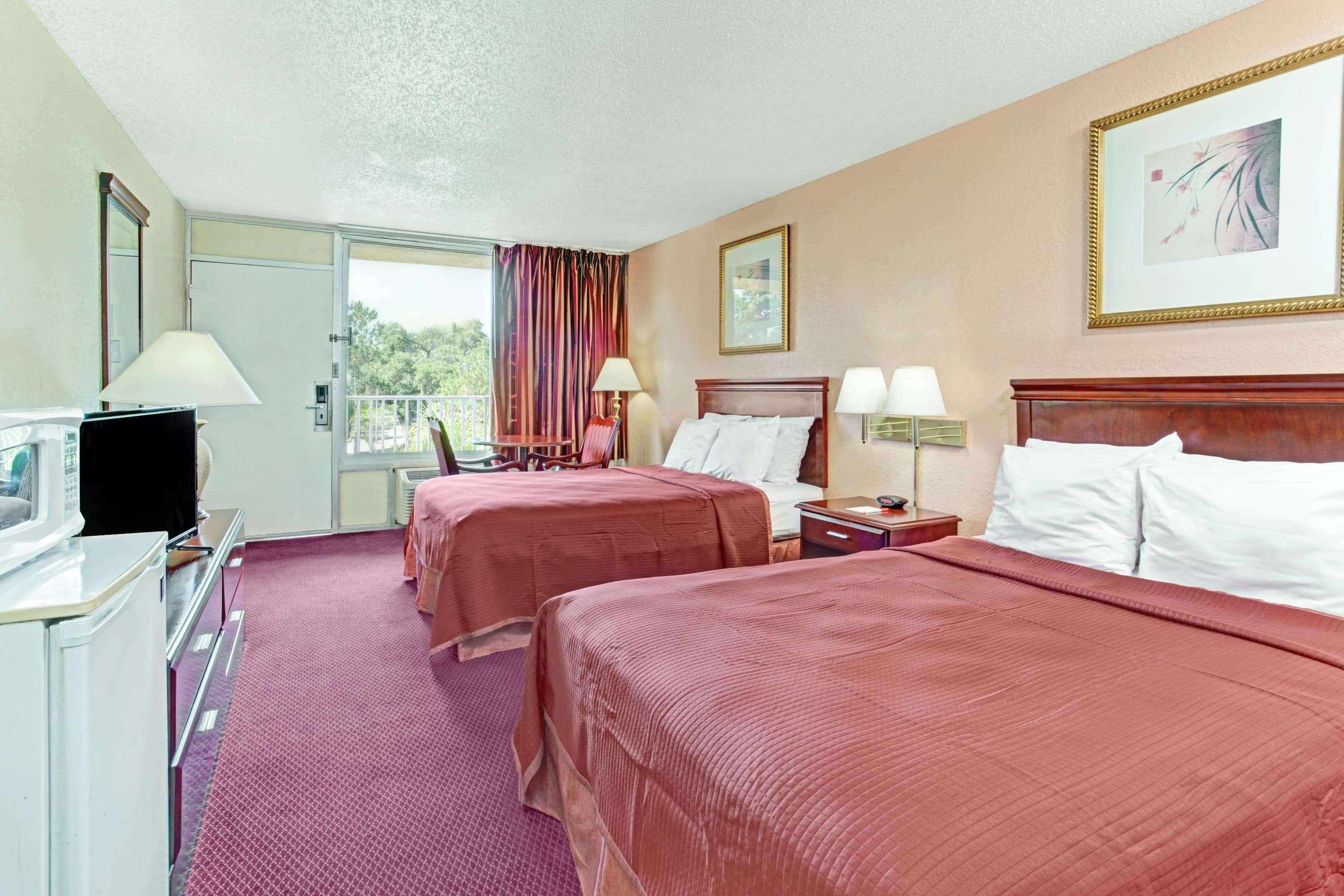 Hotel Howard Johnson By Wyndham Tropical Palms