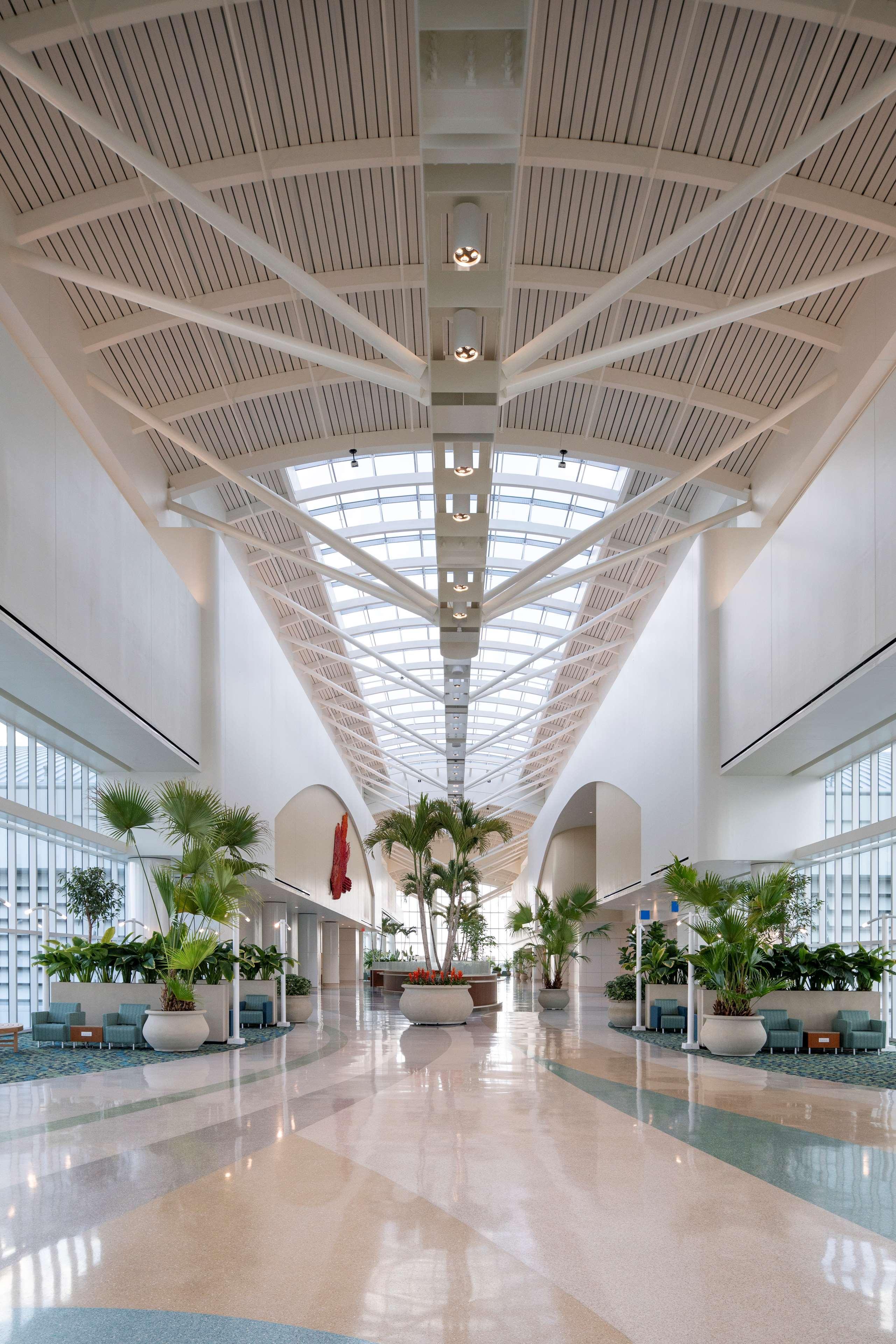 Hyatt Regency International Airport Hotel 4*