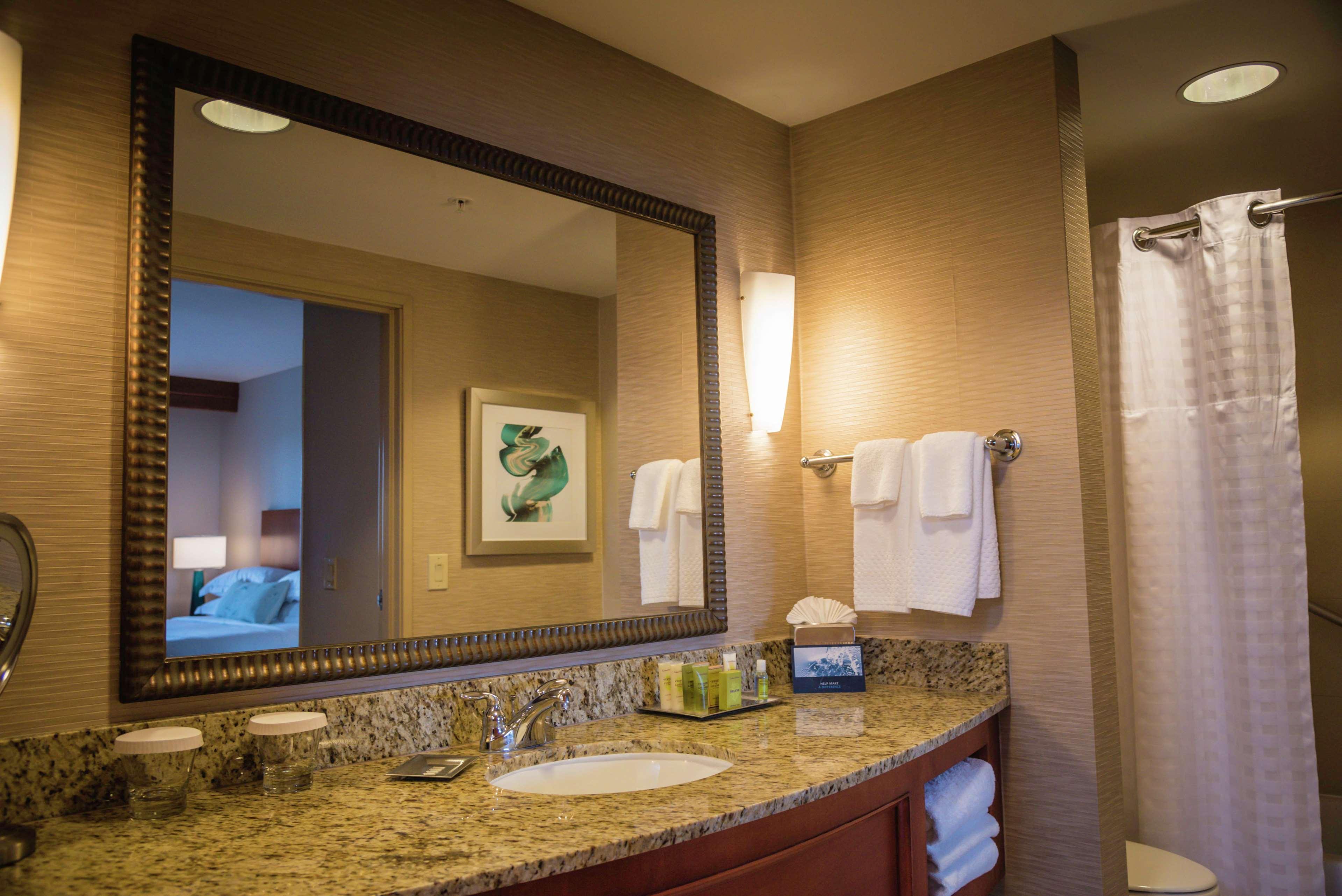 Hilton Carillon Park 4*