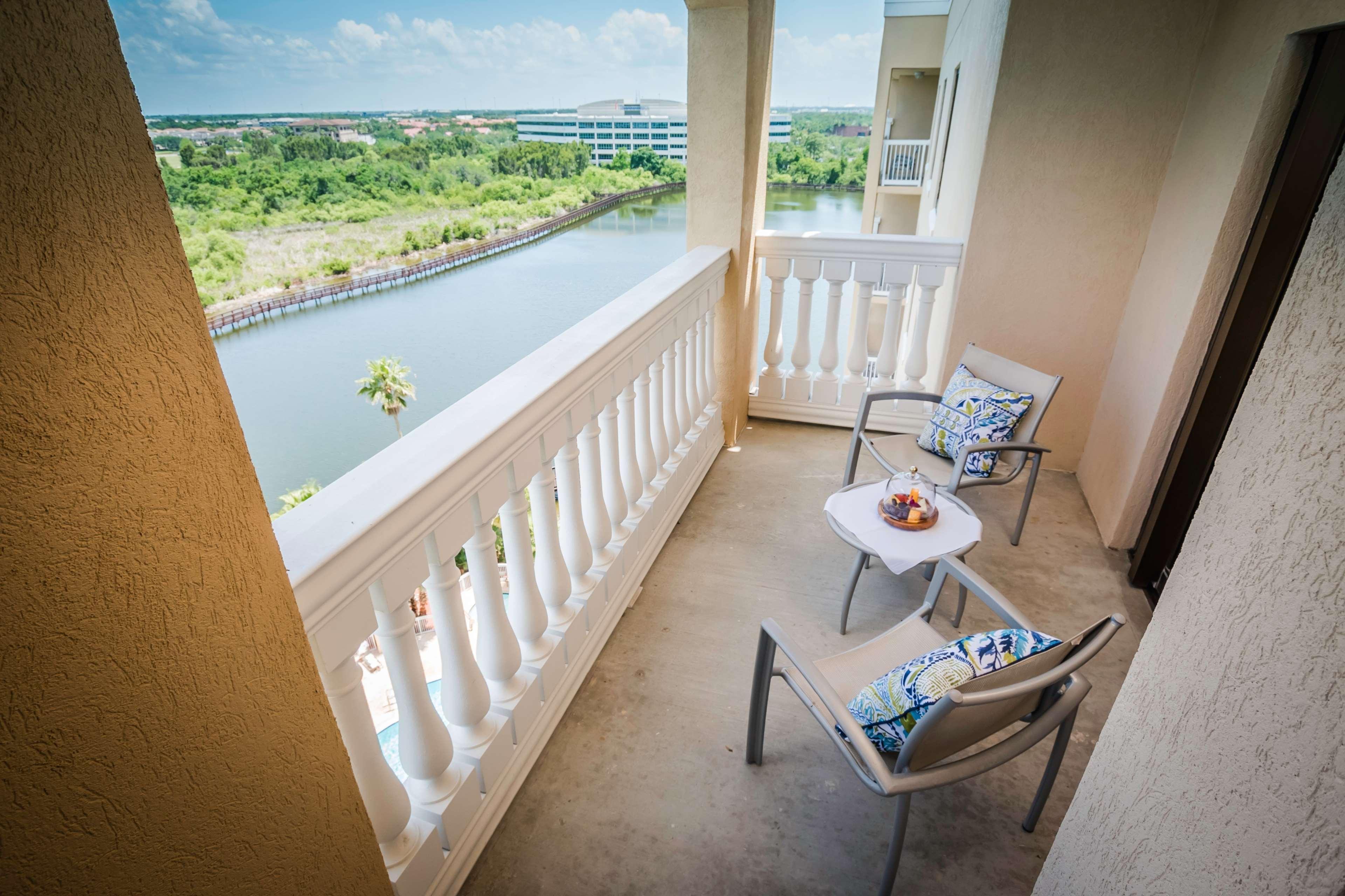 Hilton Carillon Park 4*