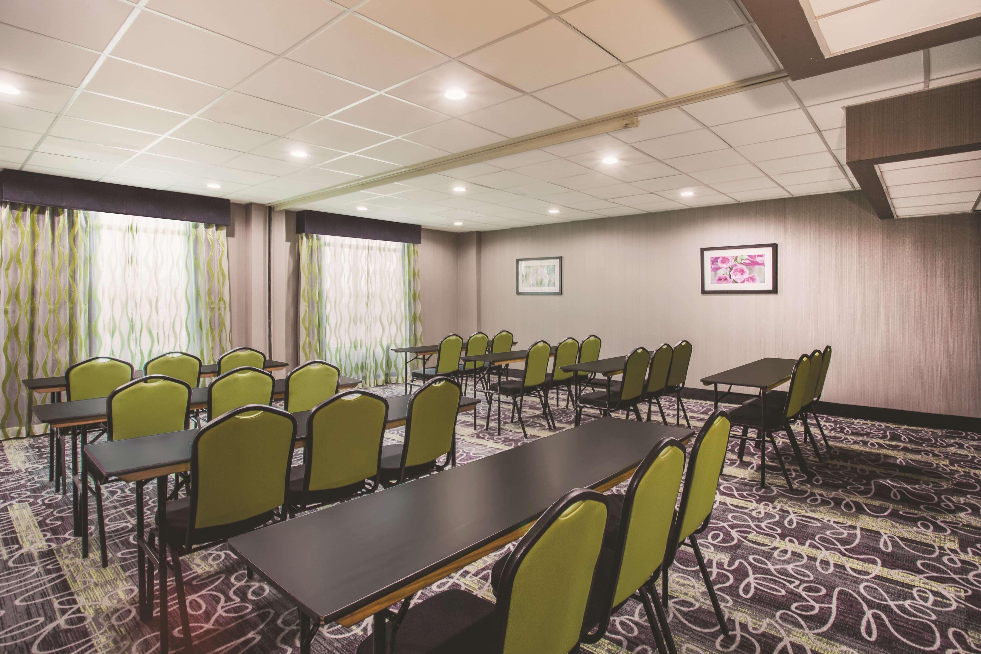 Hotel La Quinta By Wyndham South 3*