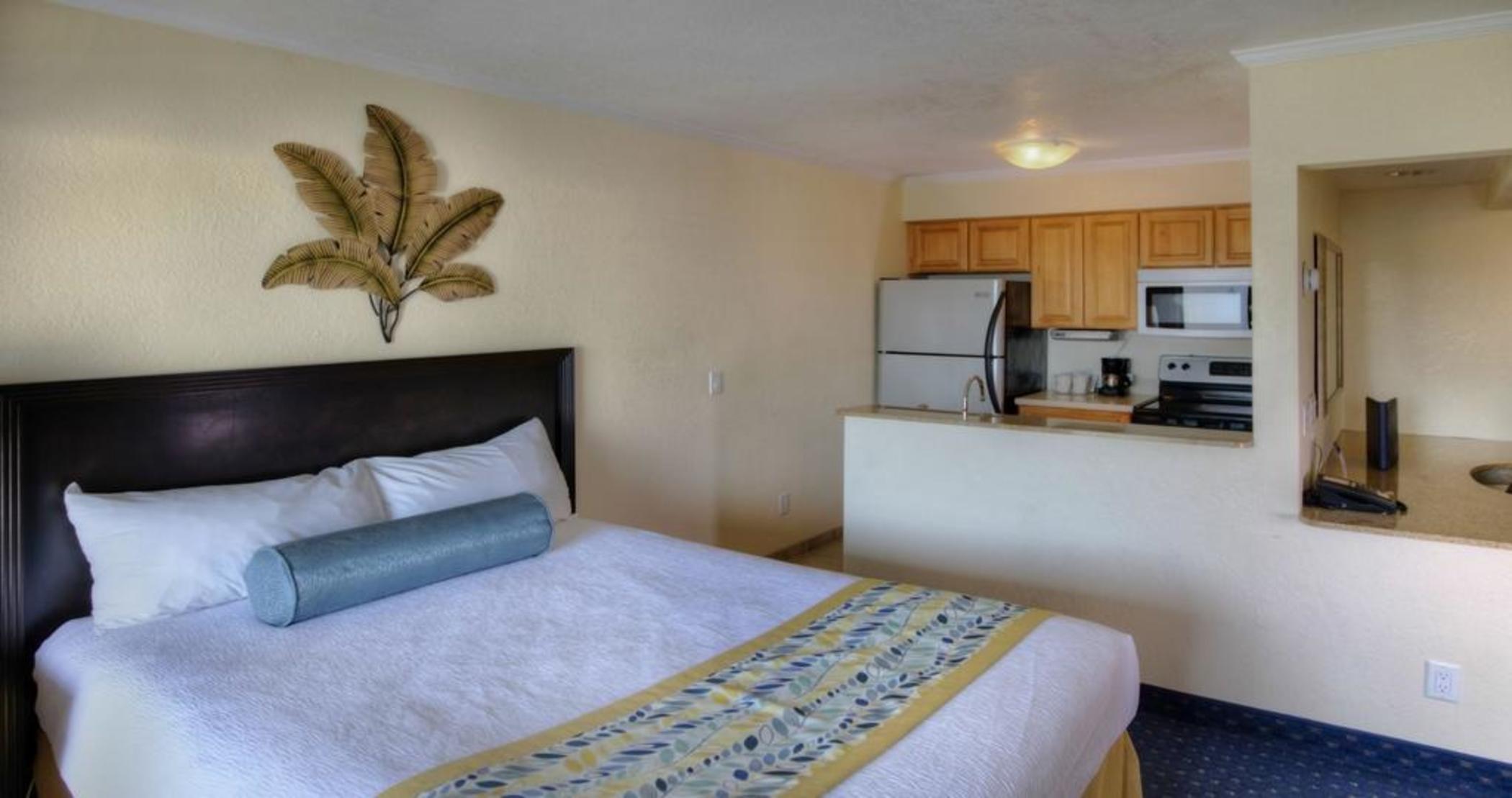 Sailport Waterfront Resort 3*