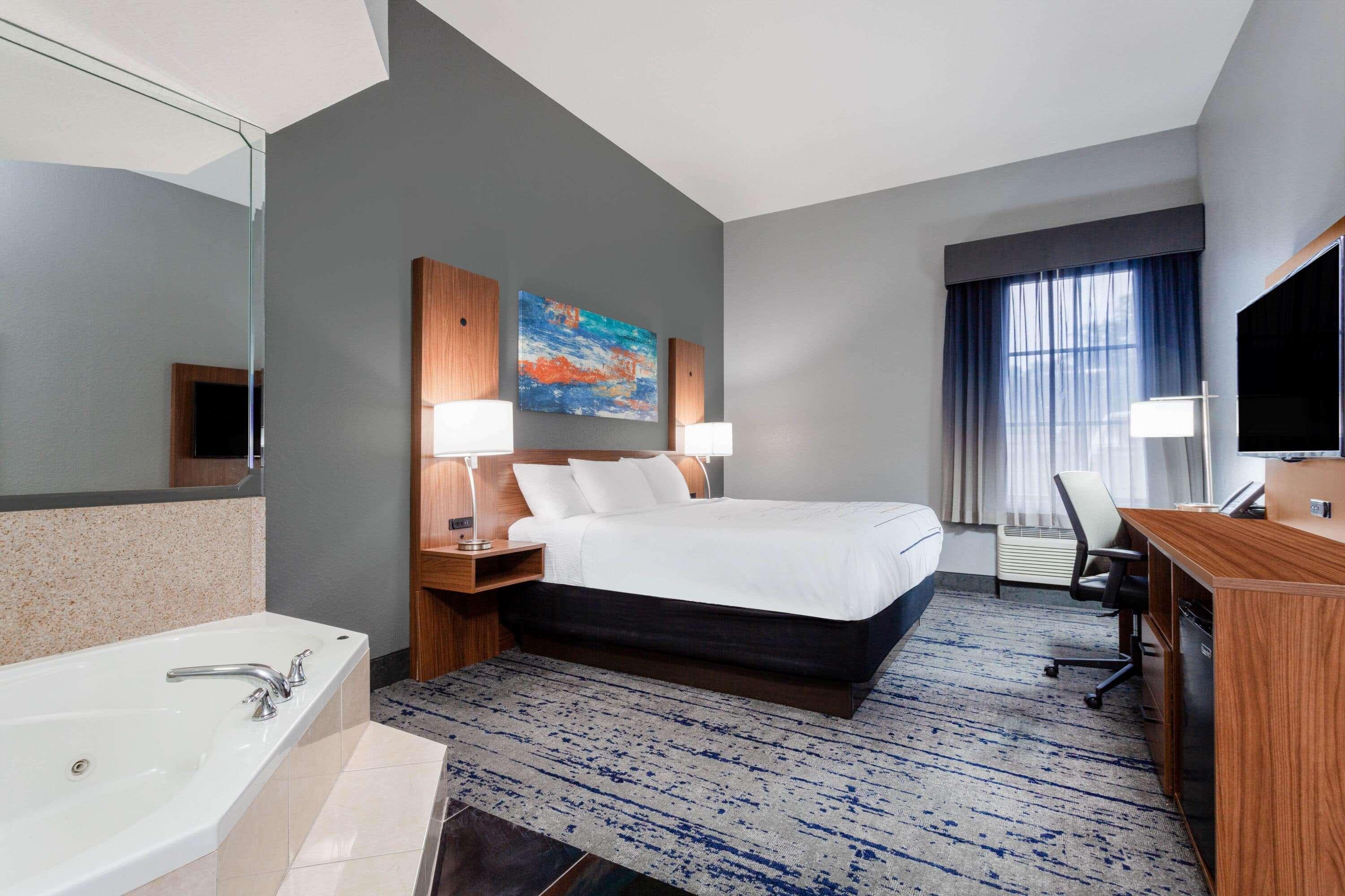 La Quinta By Wyndham Northeast *newly Renovated 3*