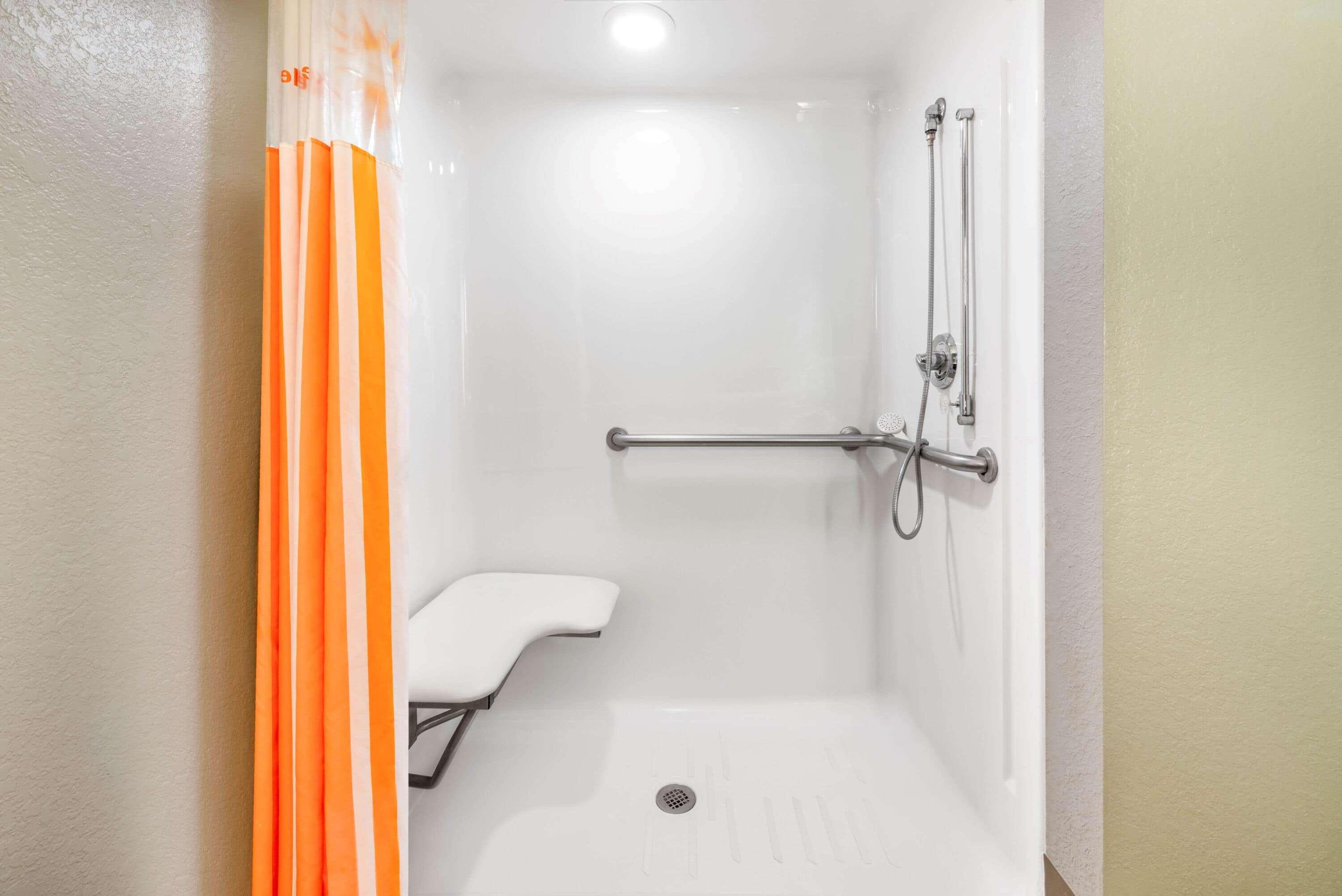Hotel La Quinta By Wyndham Northeast *newly Renovated St. Petersburg