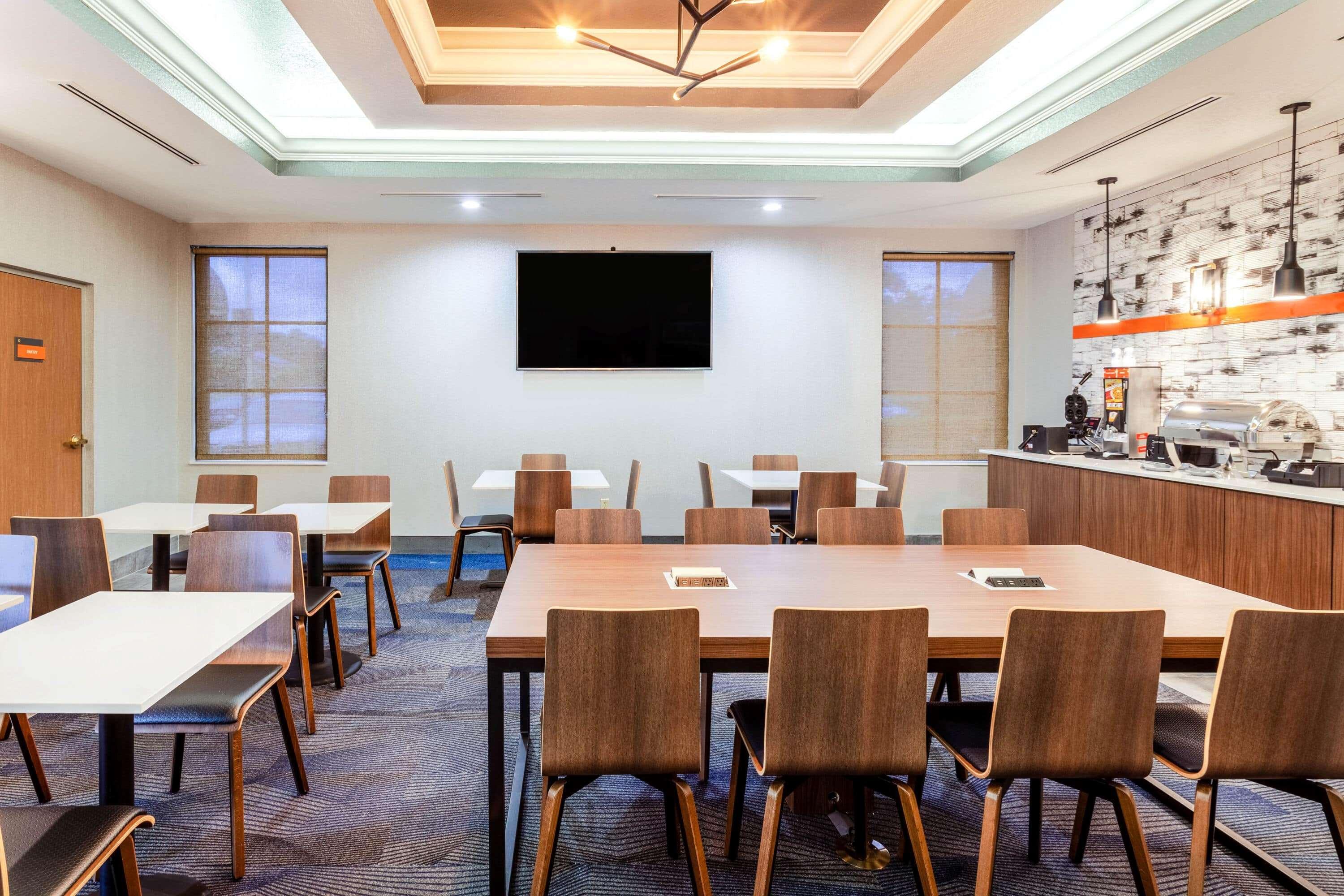 Hotel La Quinta By Wyndham Northeast *newly Renovated