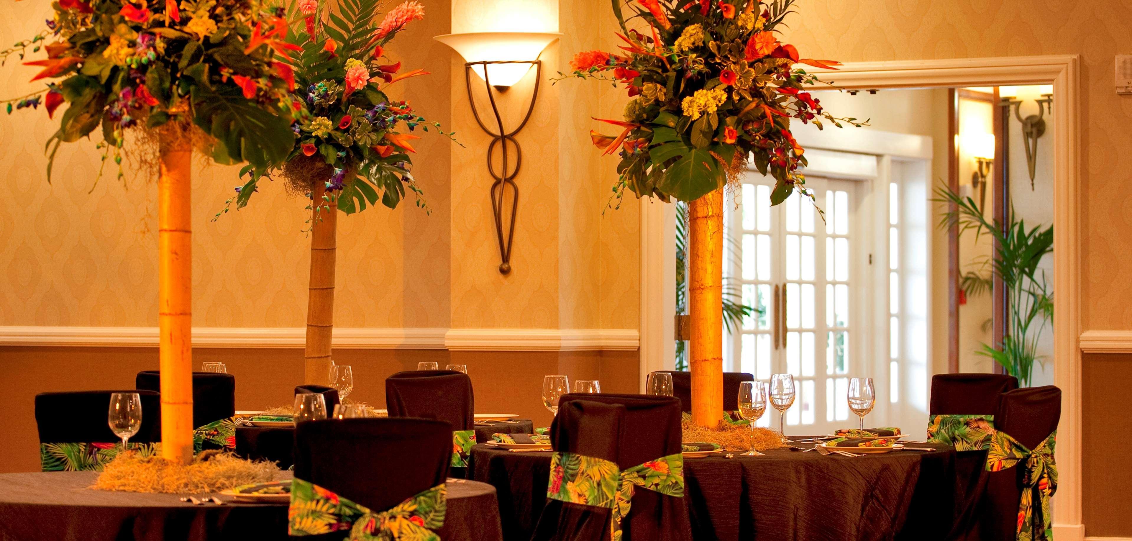 Embassy By Hilton Deerfield & Resort