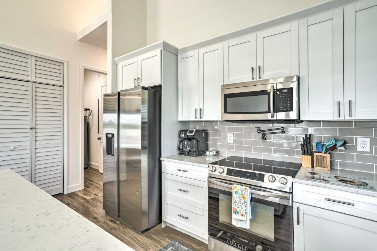 House With Patio, Near Downtown And Beaches! *