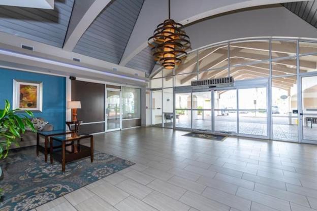 Apartment Oceanfront At Daytona Resort: Balcony Views & 4 Pools