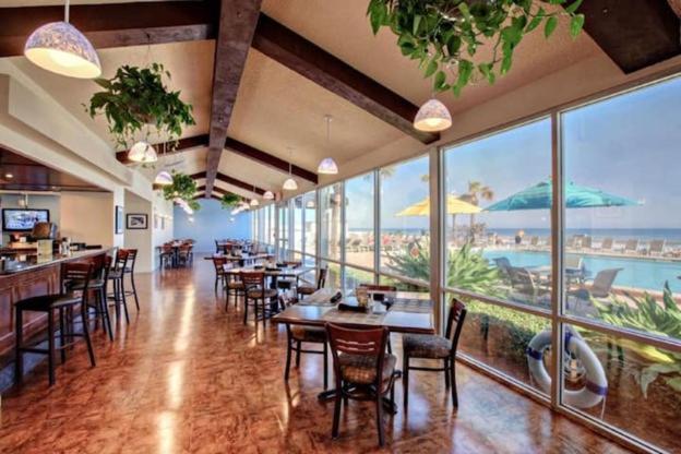 Oceanfront At Daytona Resort: Balcony Views & 4 Pools * Daytona Beach
