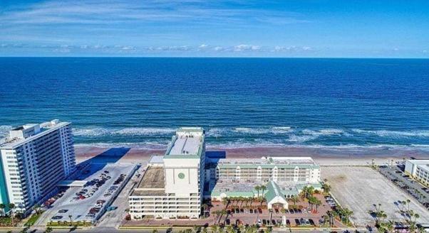 Oceanfront At Daytona Resort: Balcony Views & 4 Pools * Daytona Beach