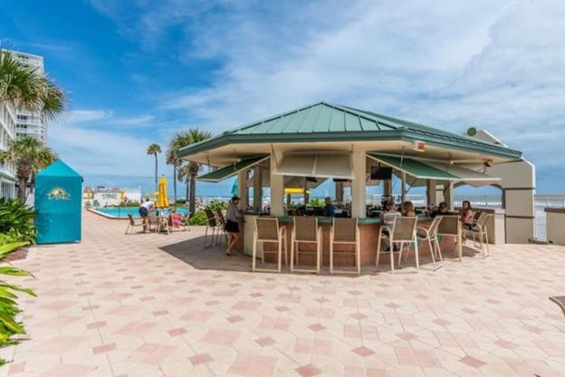 Oceanfront At Daytona Resort: Balcony Views & 4 Pools Apartment *