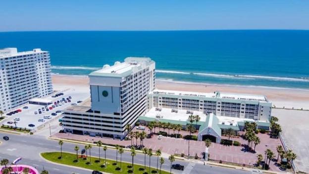 Oceanfront At Daytona Resort: Balcony Views & 4 Pools