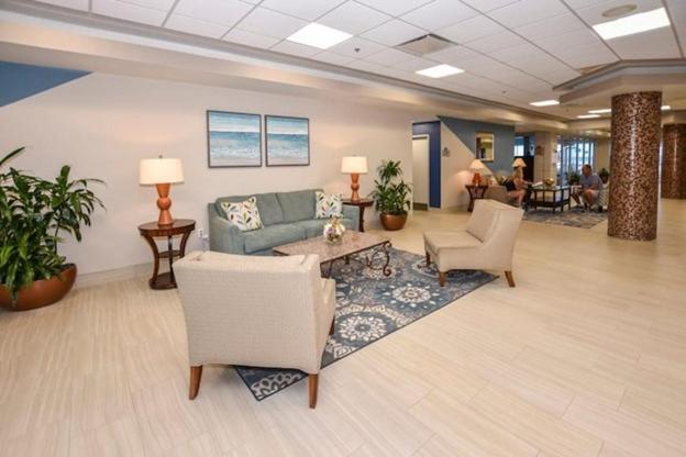 Apartment Oceanfront At Daytona Resort: Balcony Views & 4 Pools