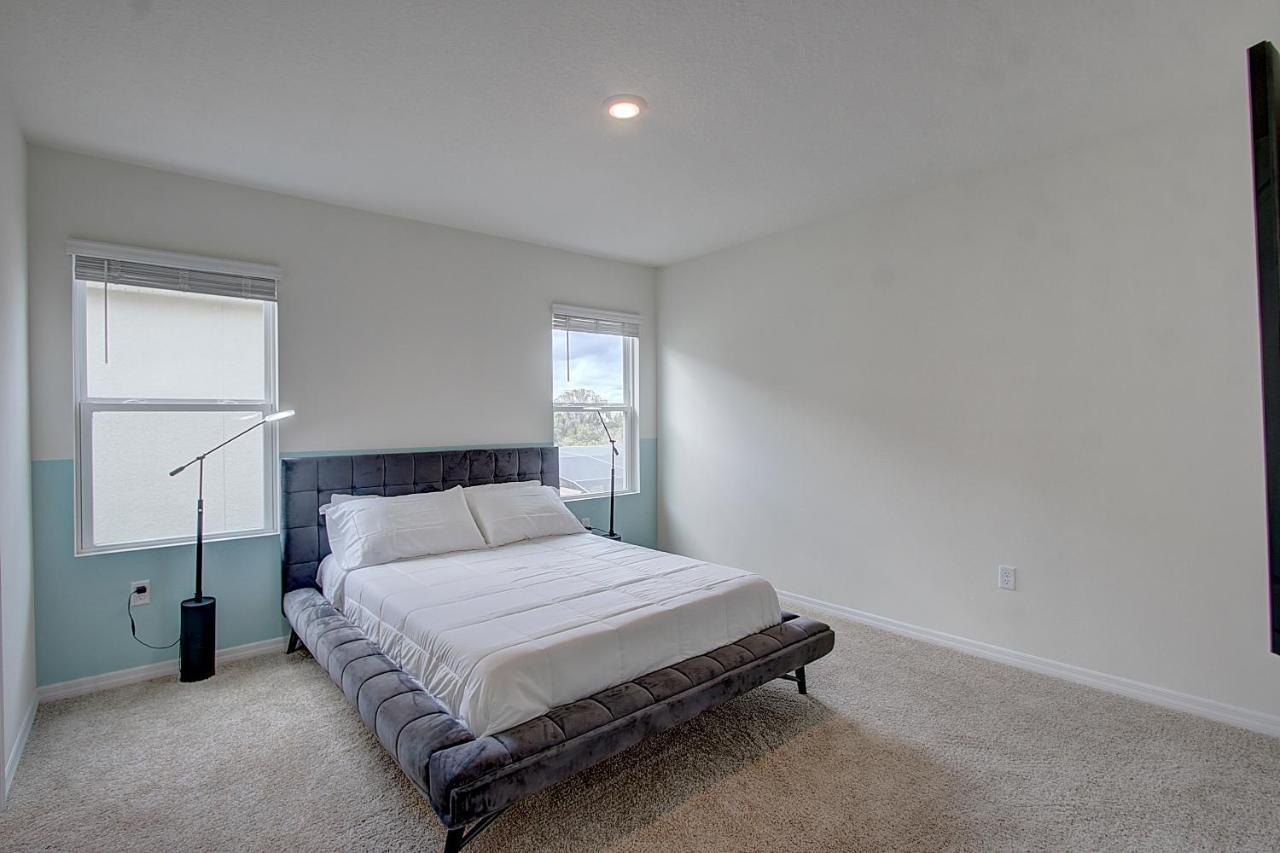 Close To Disney Huge Luxury King Suites/pool/jacuzzi Holiday home Davenport